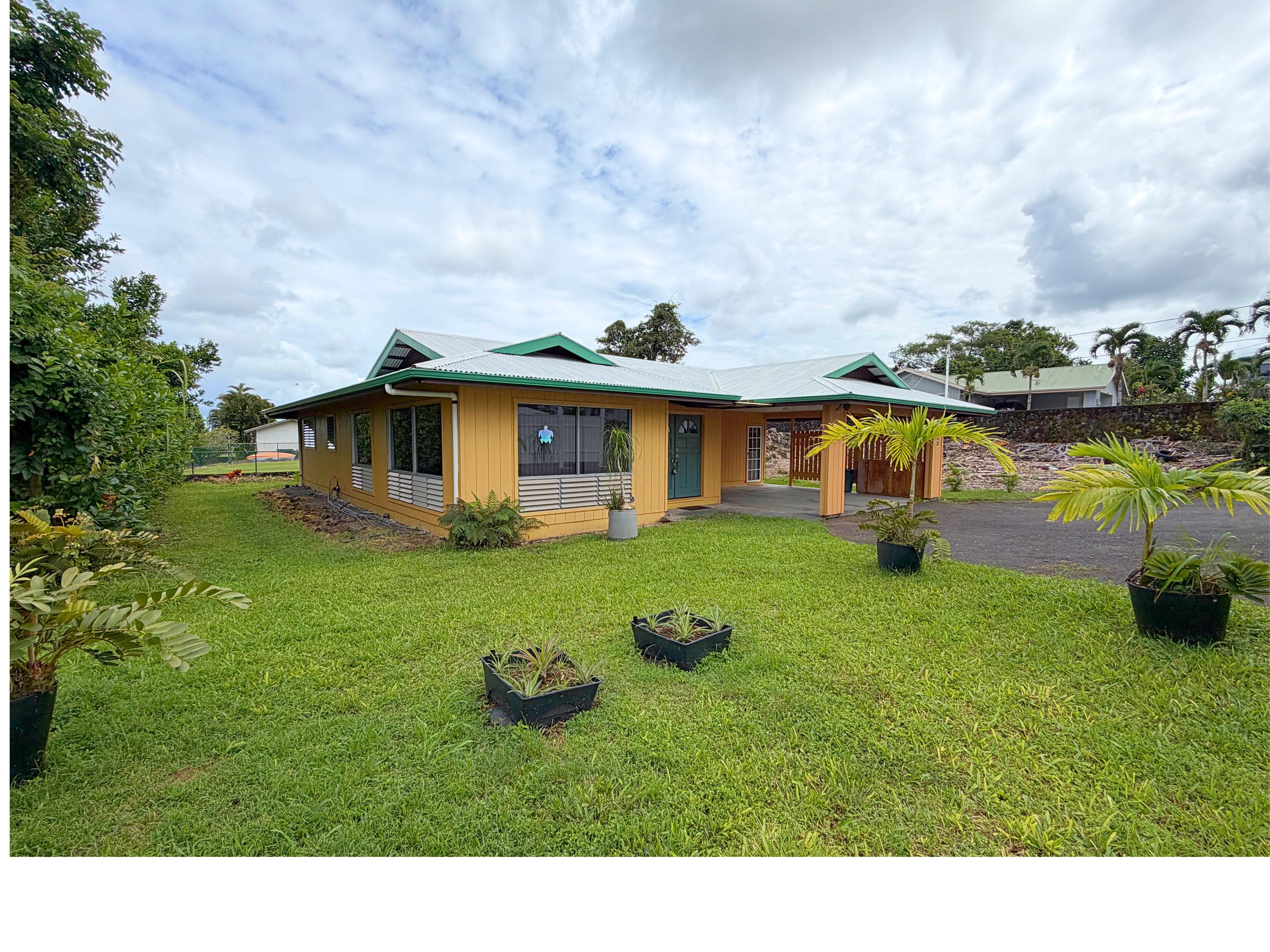 1379 Komohana St Property Photo 2