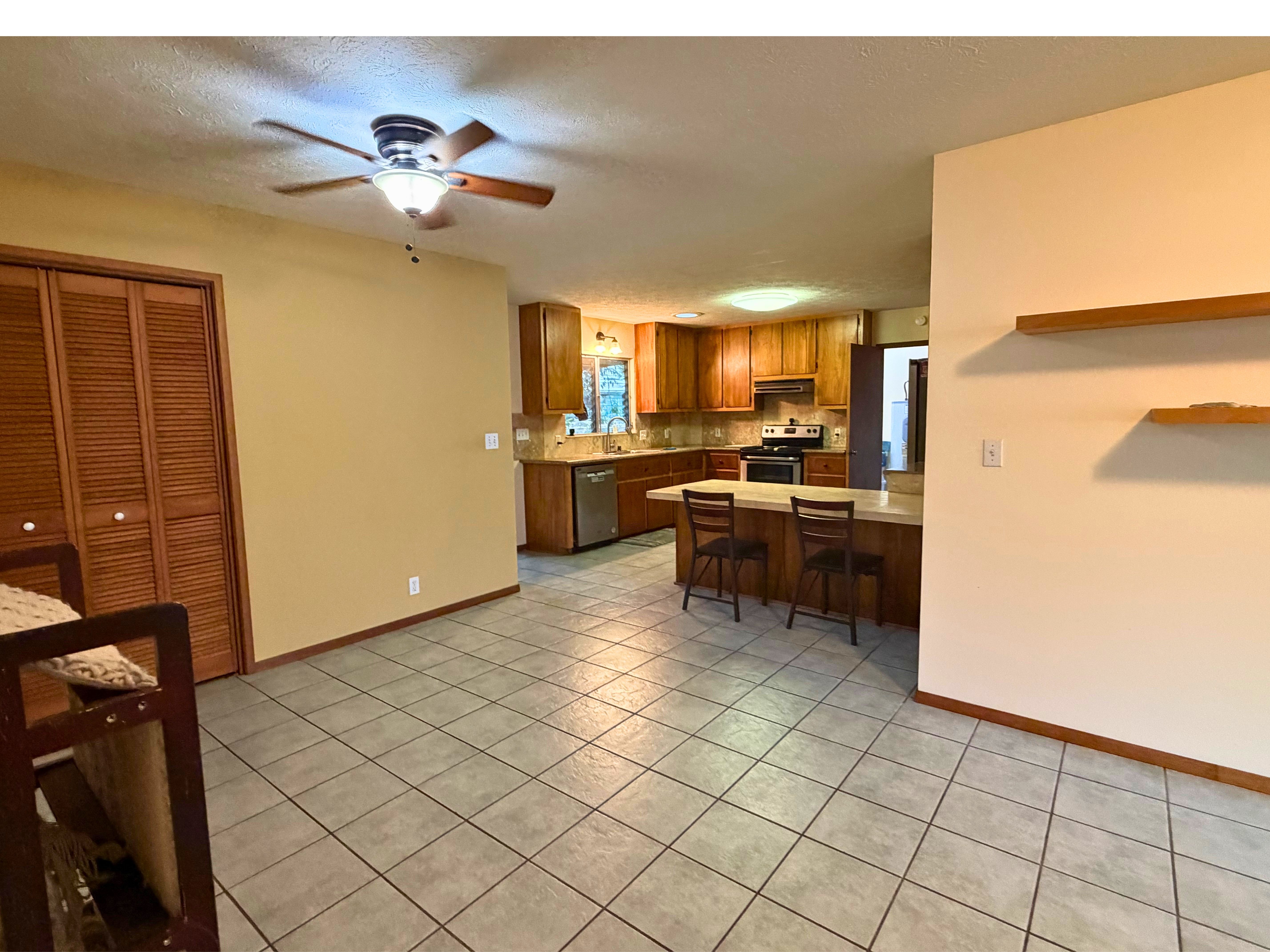 1379 Komohana St Property Photo 9