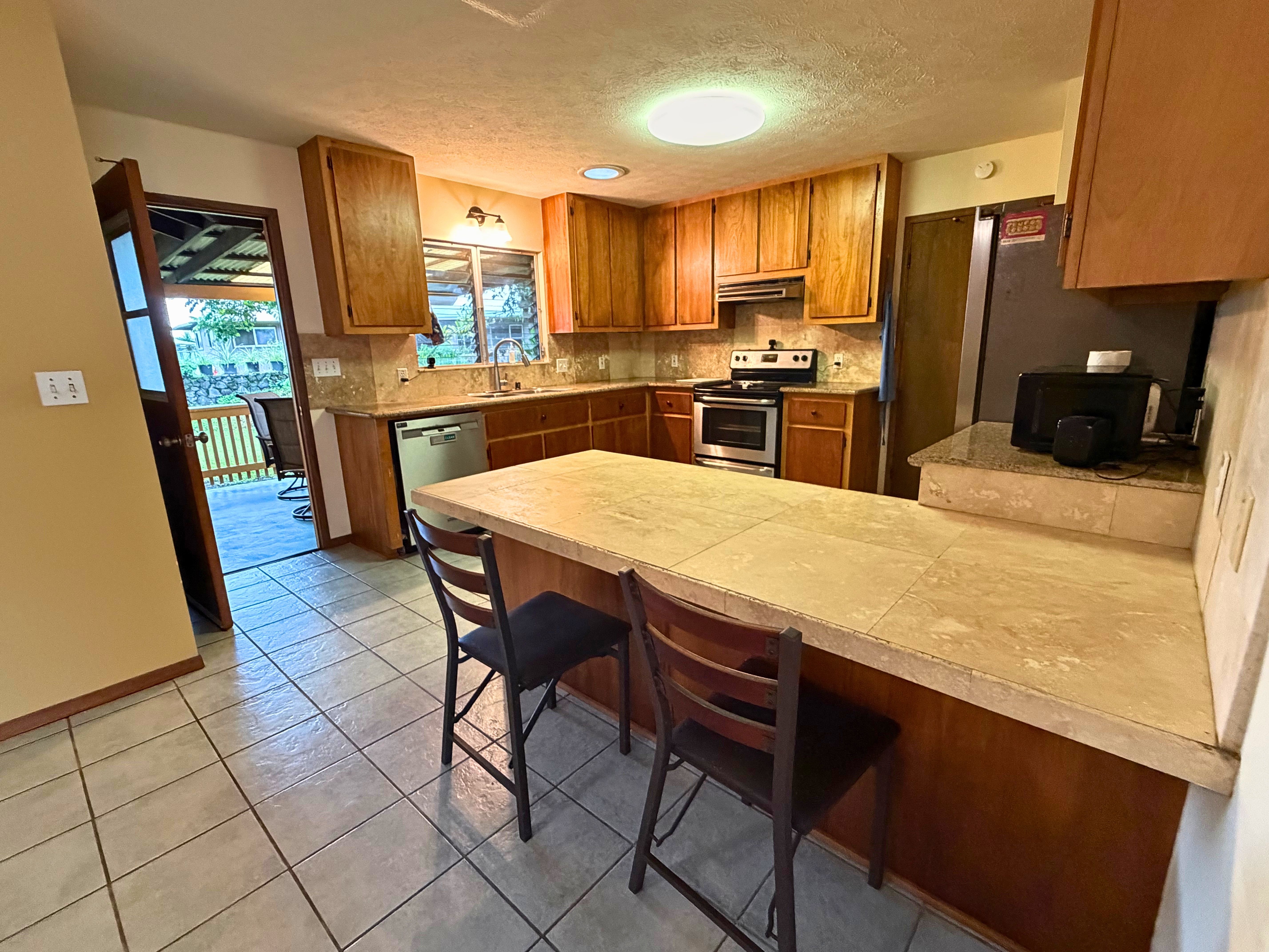 1379 Komohana St Property Photo 10