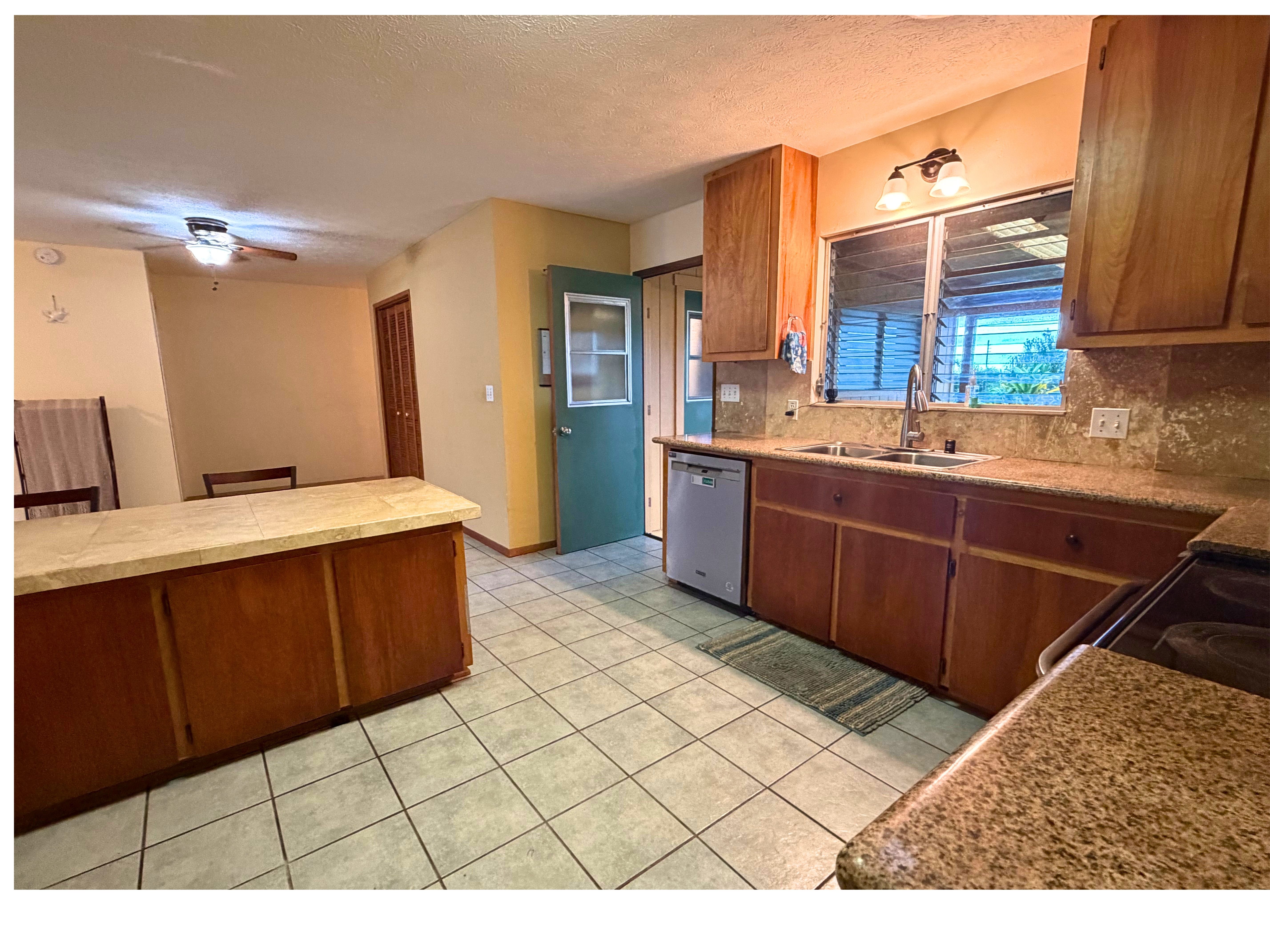 1379 Komohana St Property Photo 13