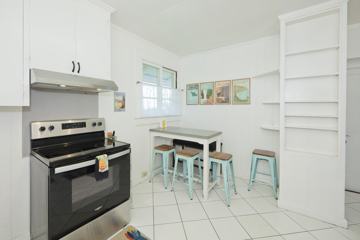 441 Mohouli St A & B Property Photo 9