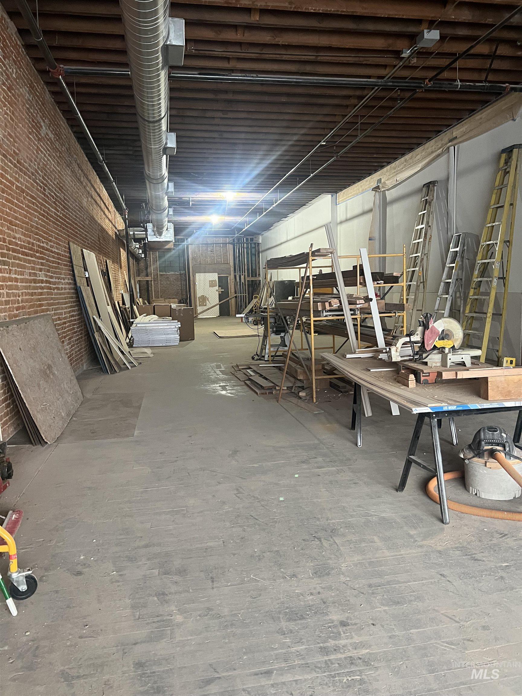 708 Main Property Photo 18