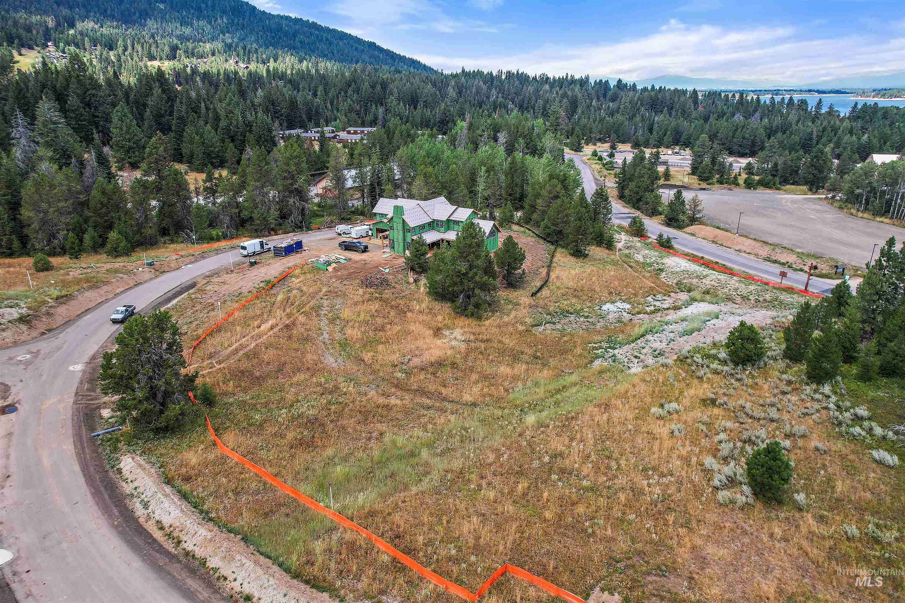 15 Aspen Glade Court Property Photo 14