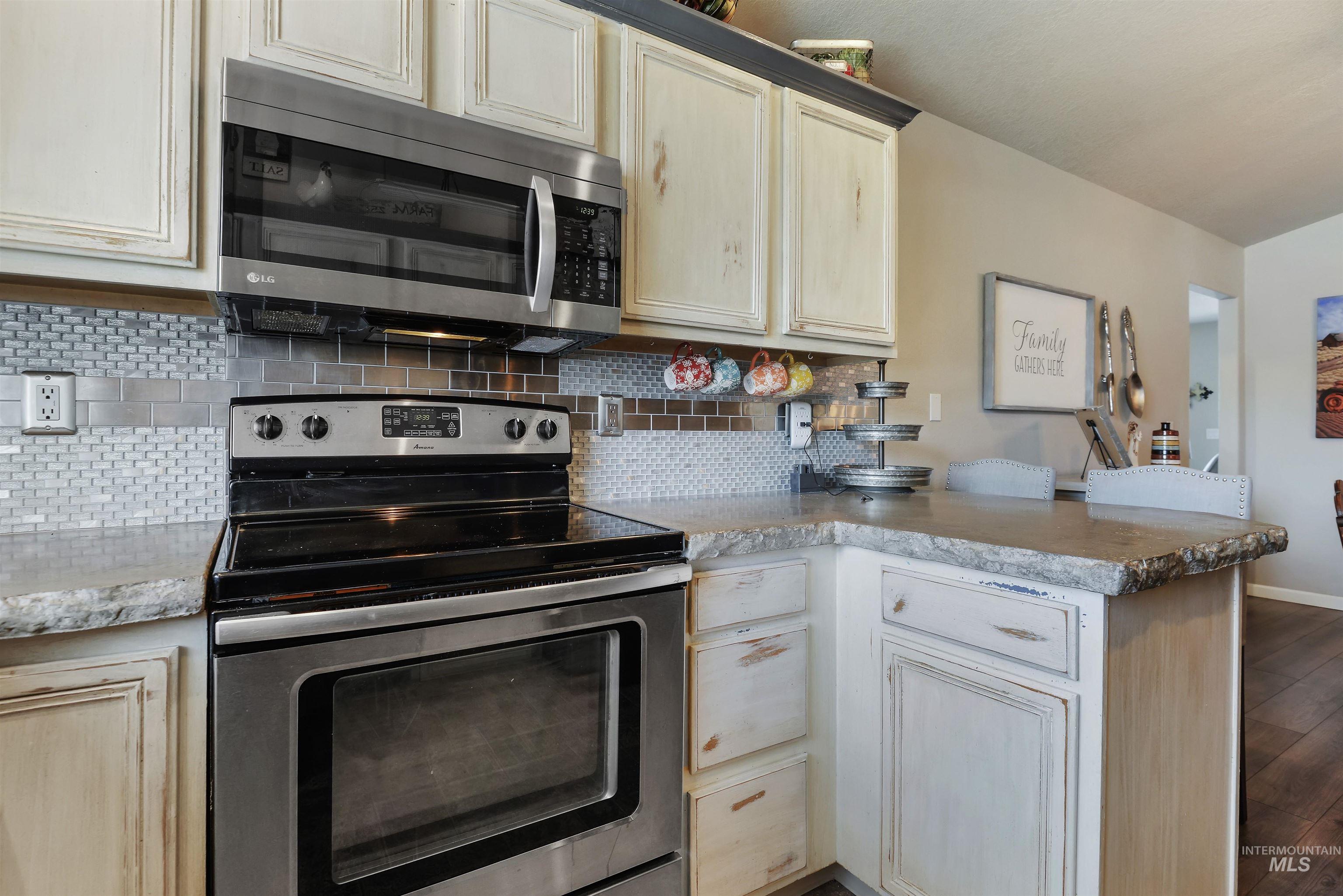 2661 N Old Stone Way Property Photo 10