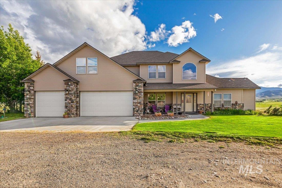 24950 Highway 93 Property Photo 3
