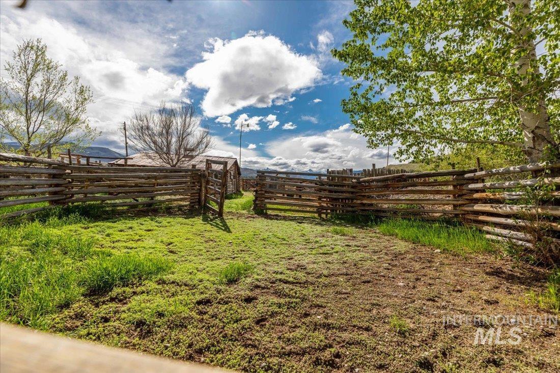 24950 Highway 93 Property Photo 29