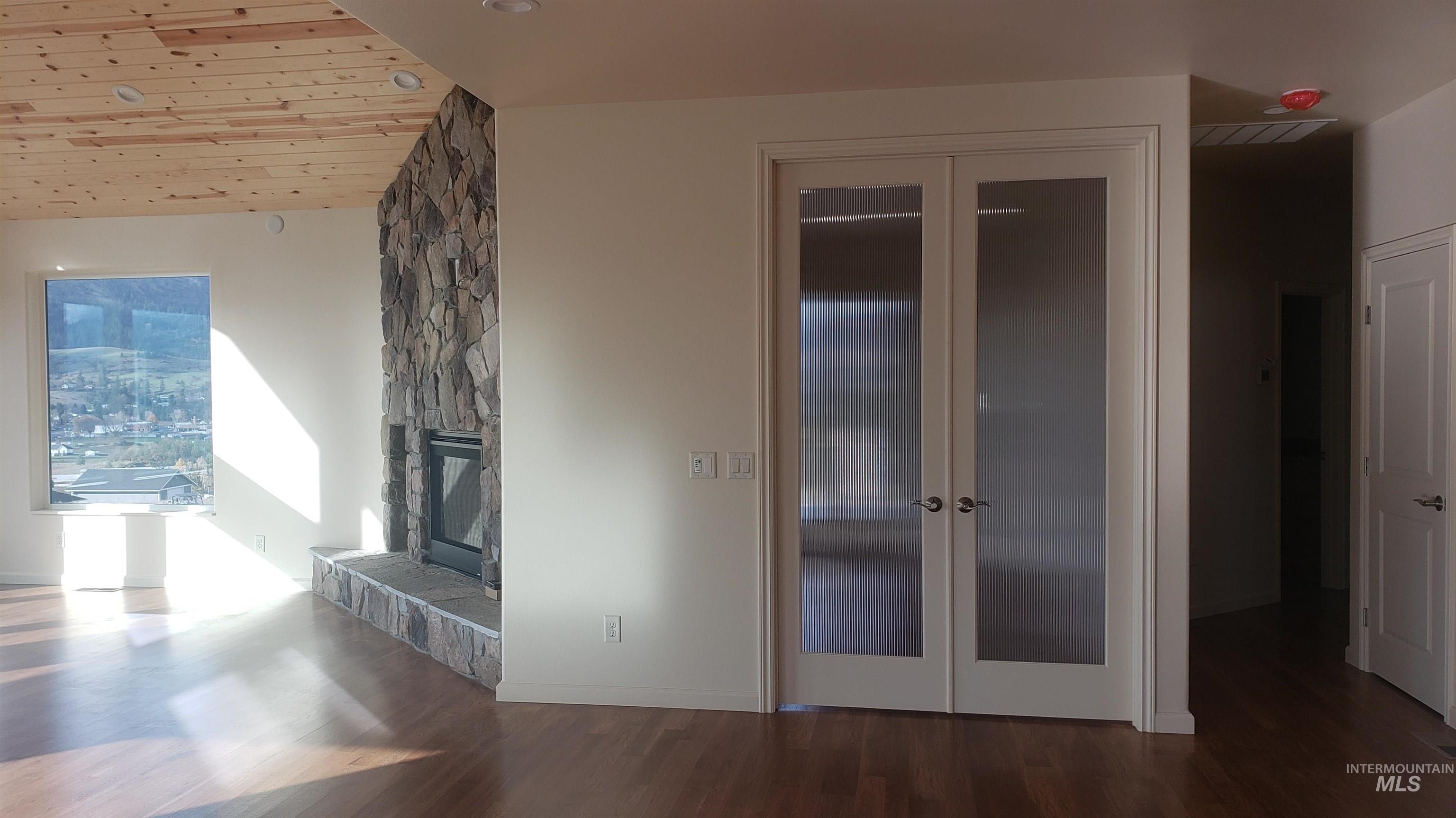 109 Austin Lane Property Photo 16