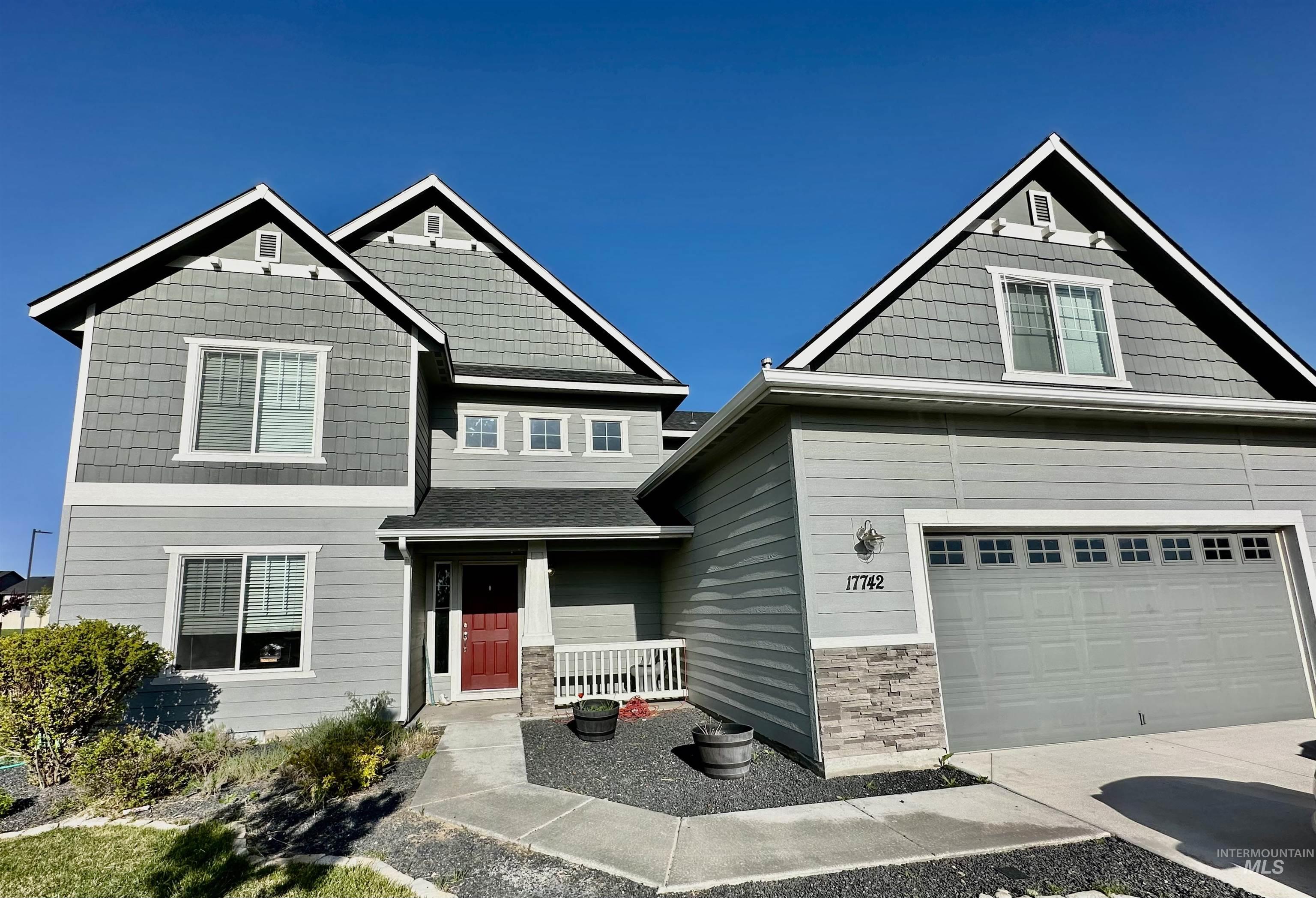 17742 Mountain Springs