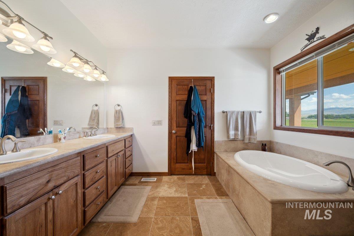 4367 W Central Property Photo 20