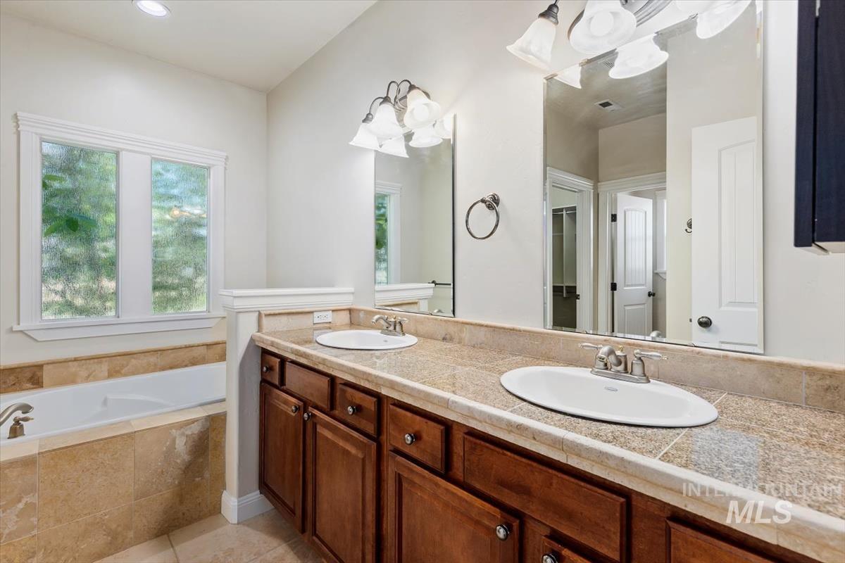 1826 E Sagemoor Property Photo 21