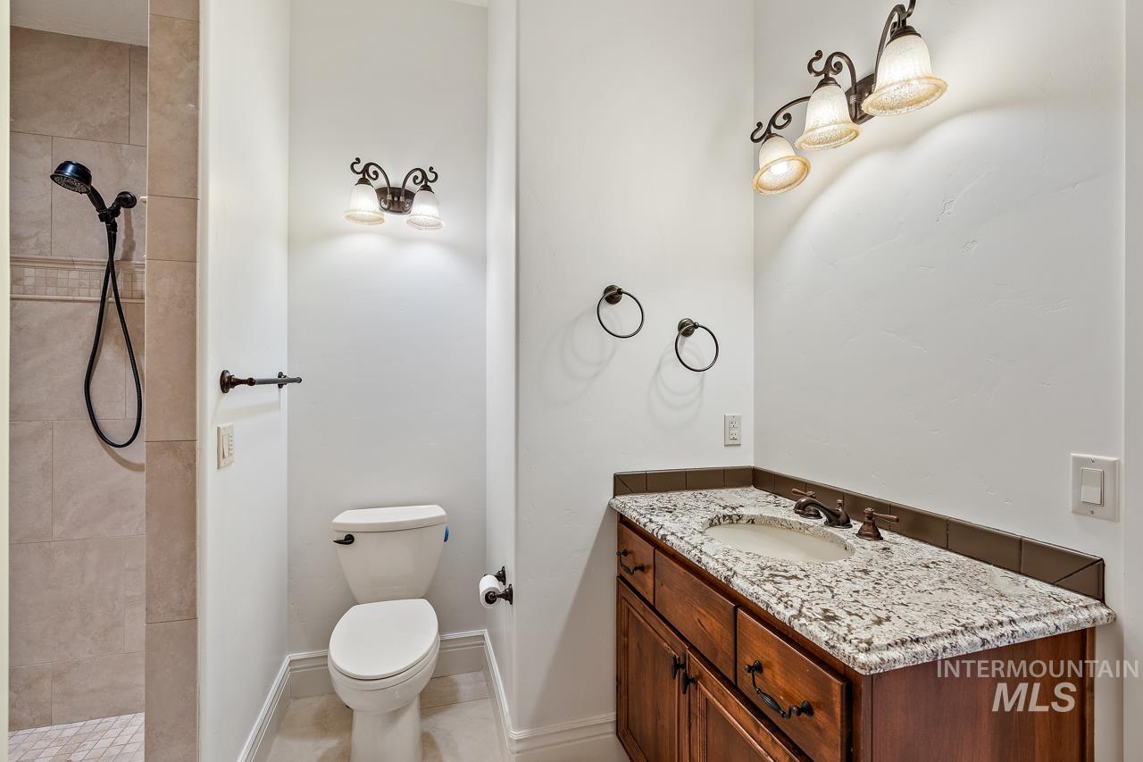 1046 W Sherington Dr. Property Photo 27