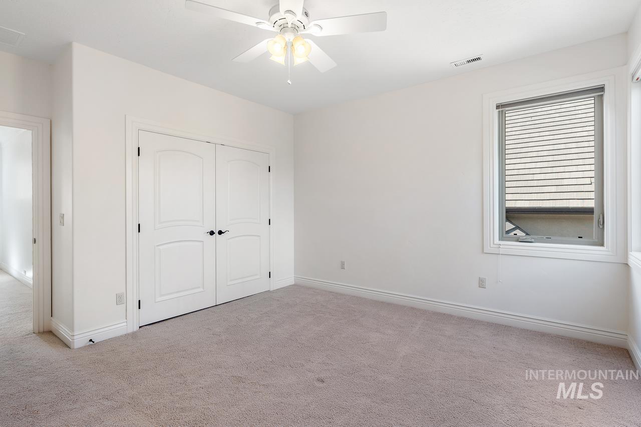 1046 W Sherington Dr. Property Photo 29