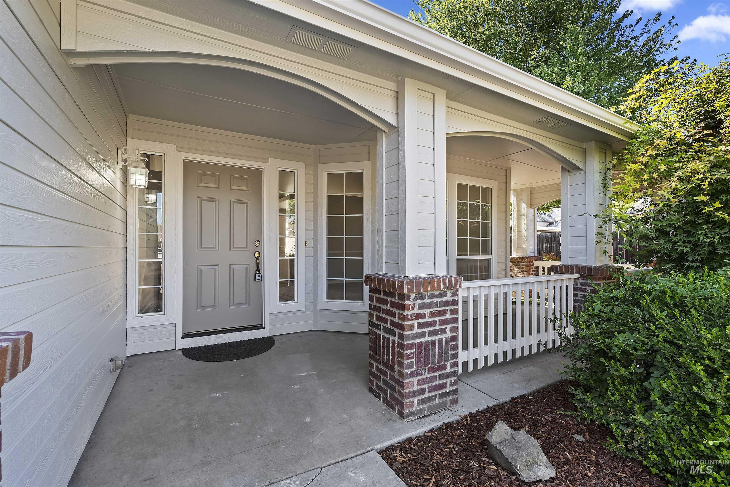 3225 N Yellow Peak Pl Property Photo 4