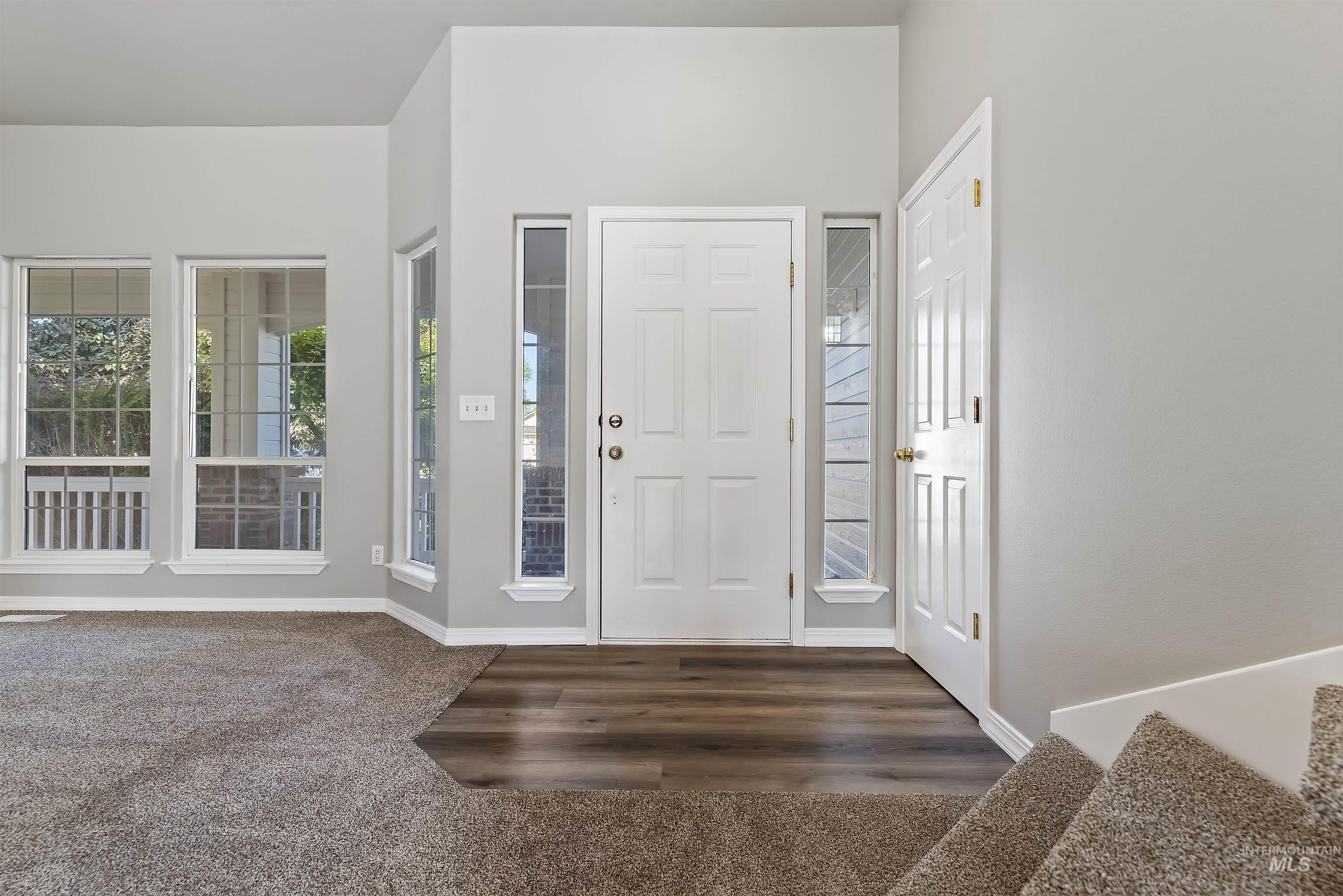 3225 N Yellow Peak Pl Property Photo 5