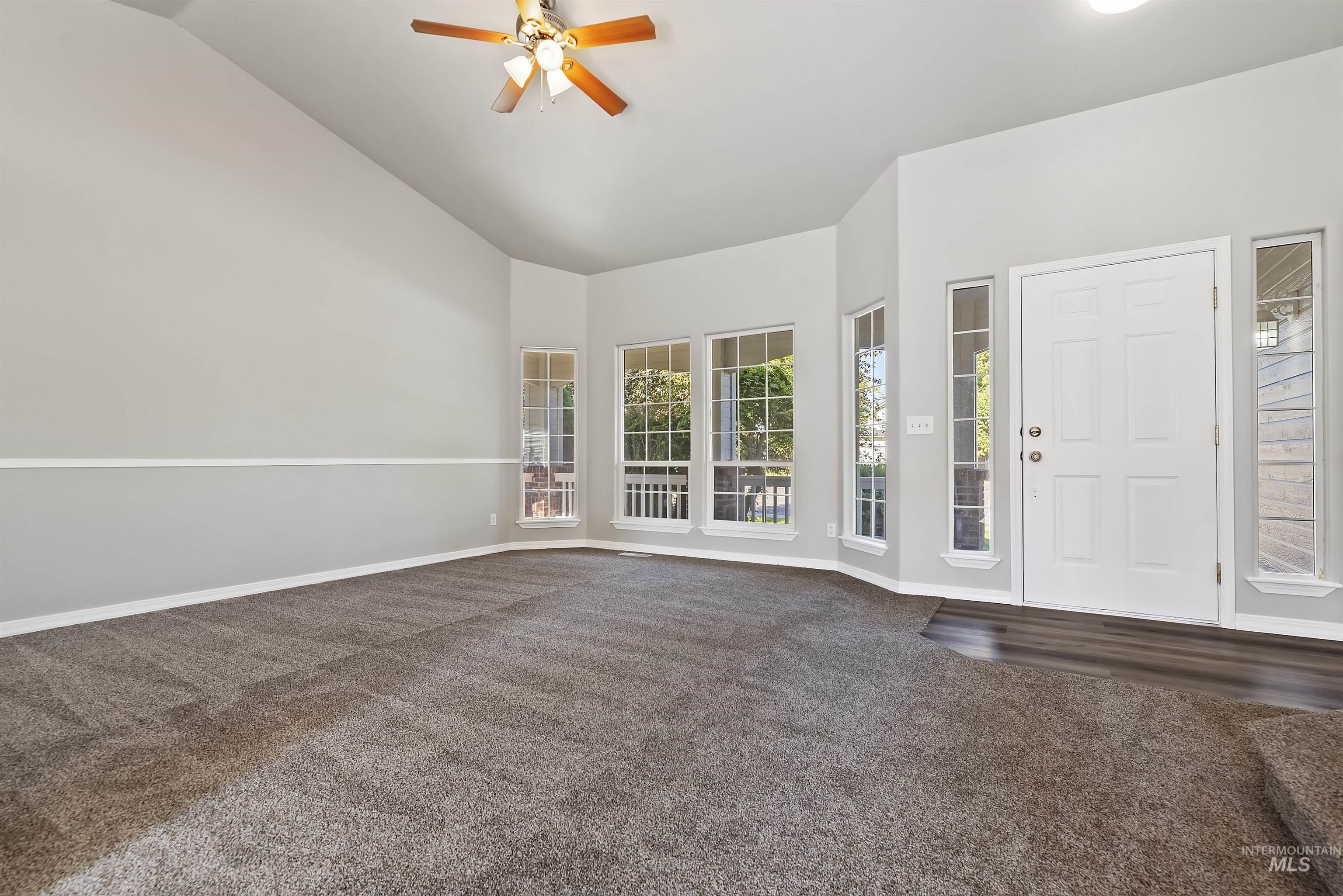 3225 N Yellow Peak Pl Property Photo 6