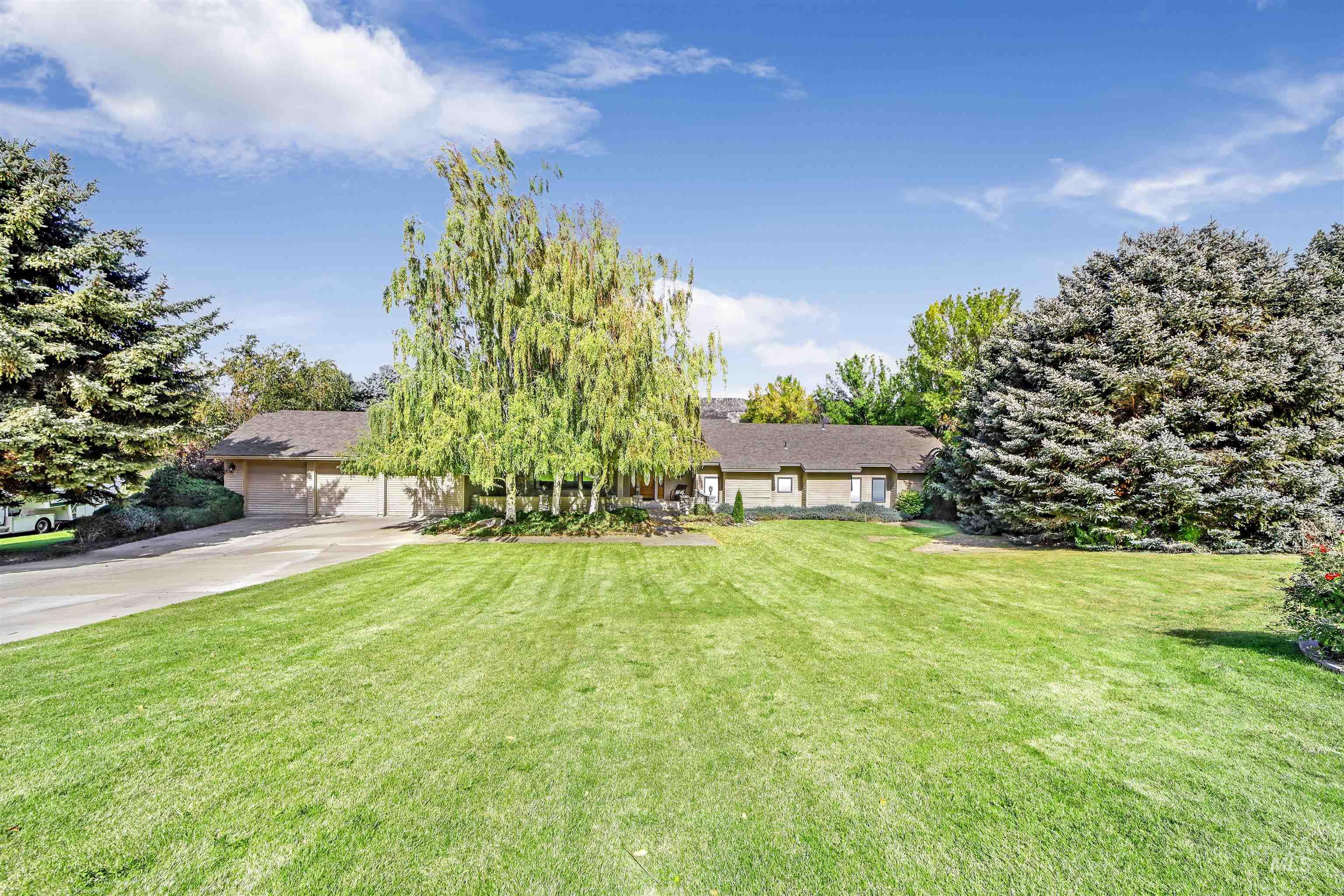 132 Country Club Ln Property Photo 10