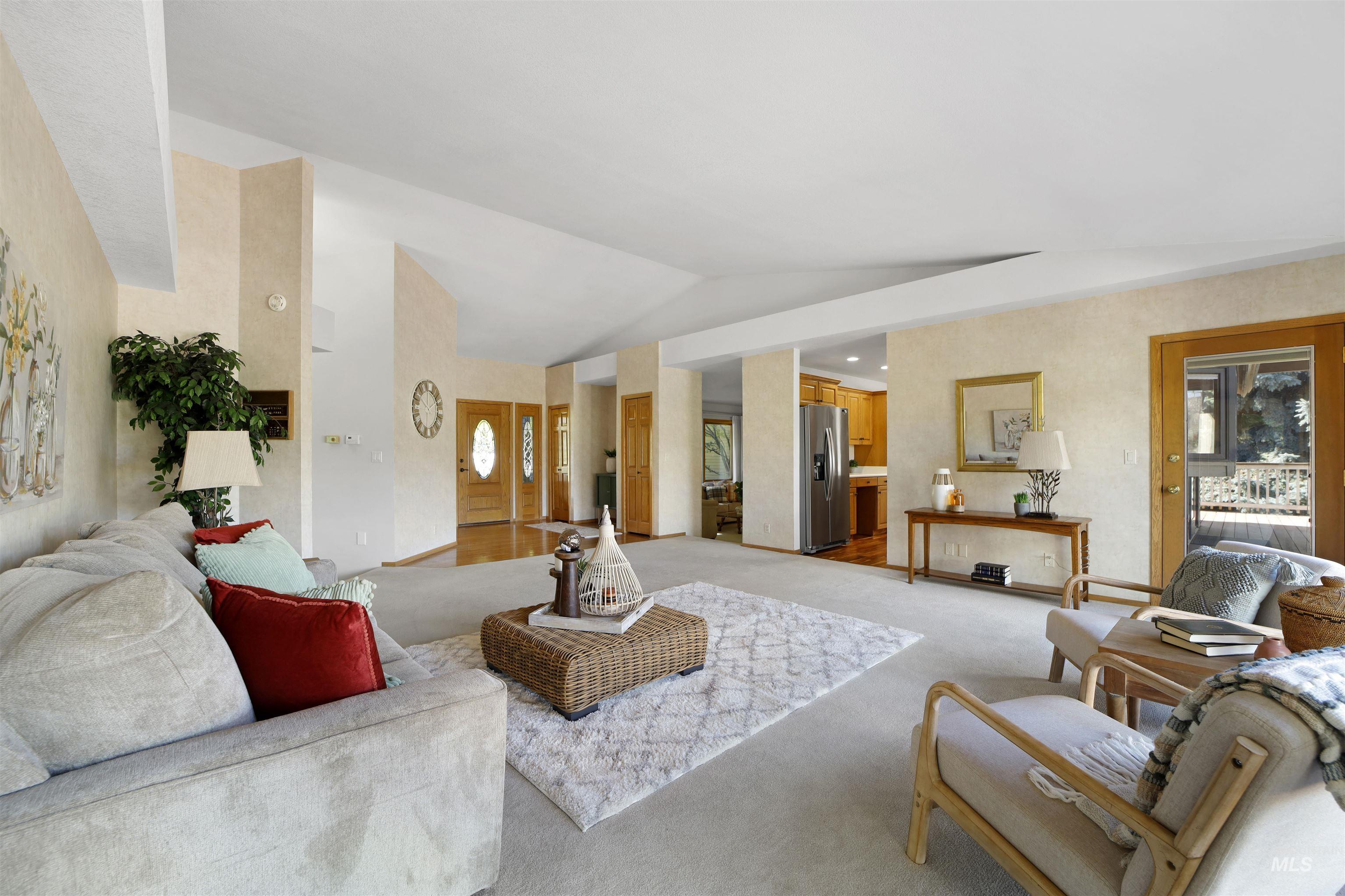 132 Country Club Ln Property Photo 15