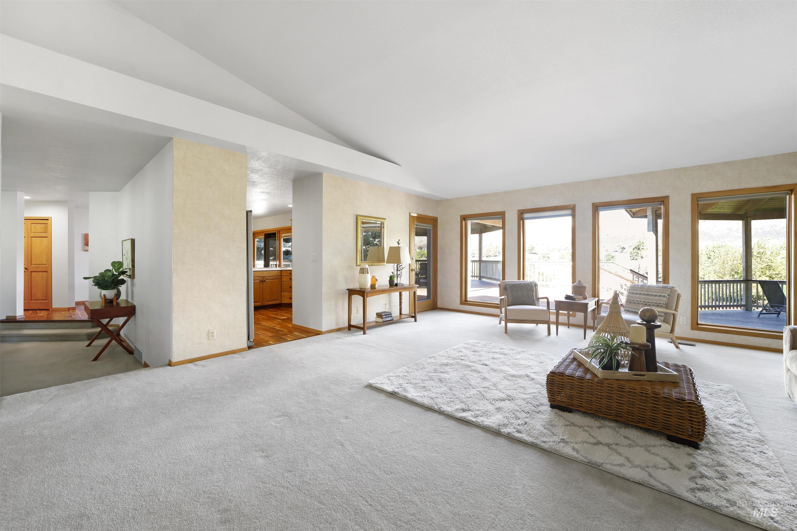 132 Country Club Ln Property Photo 17