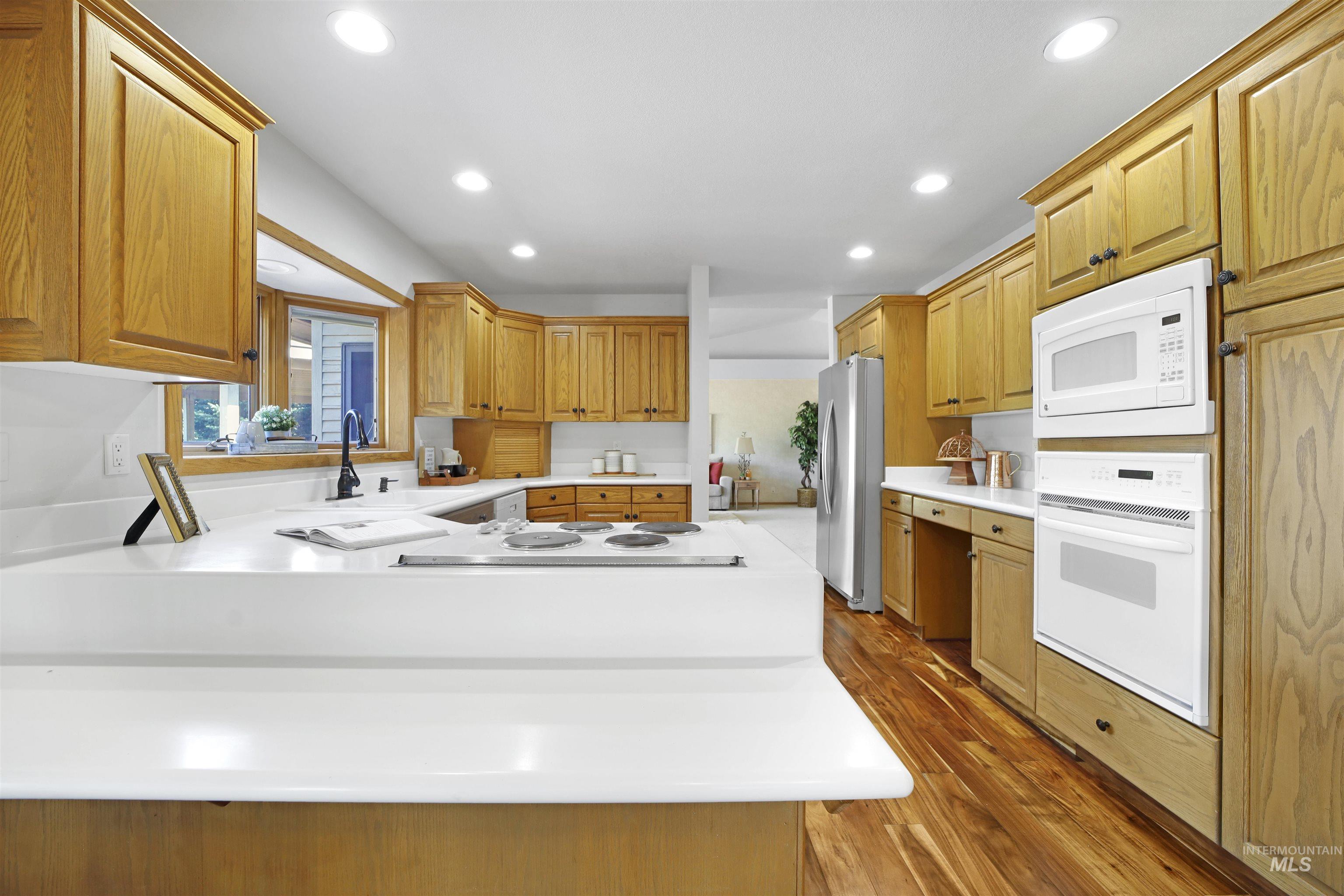 132 Country Club Ln Property Photo 18