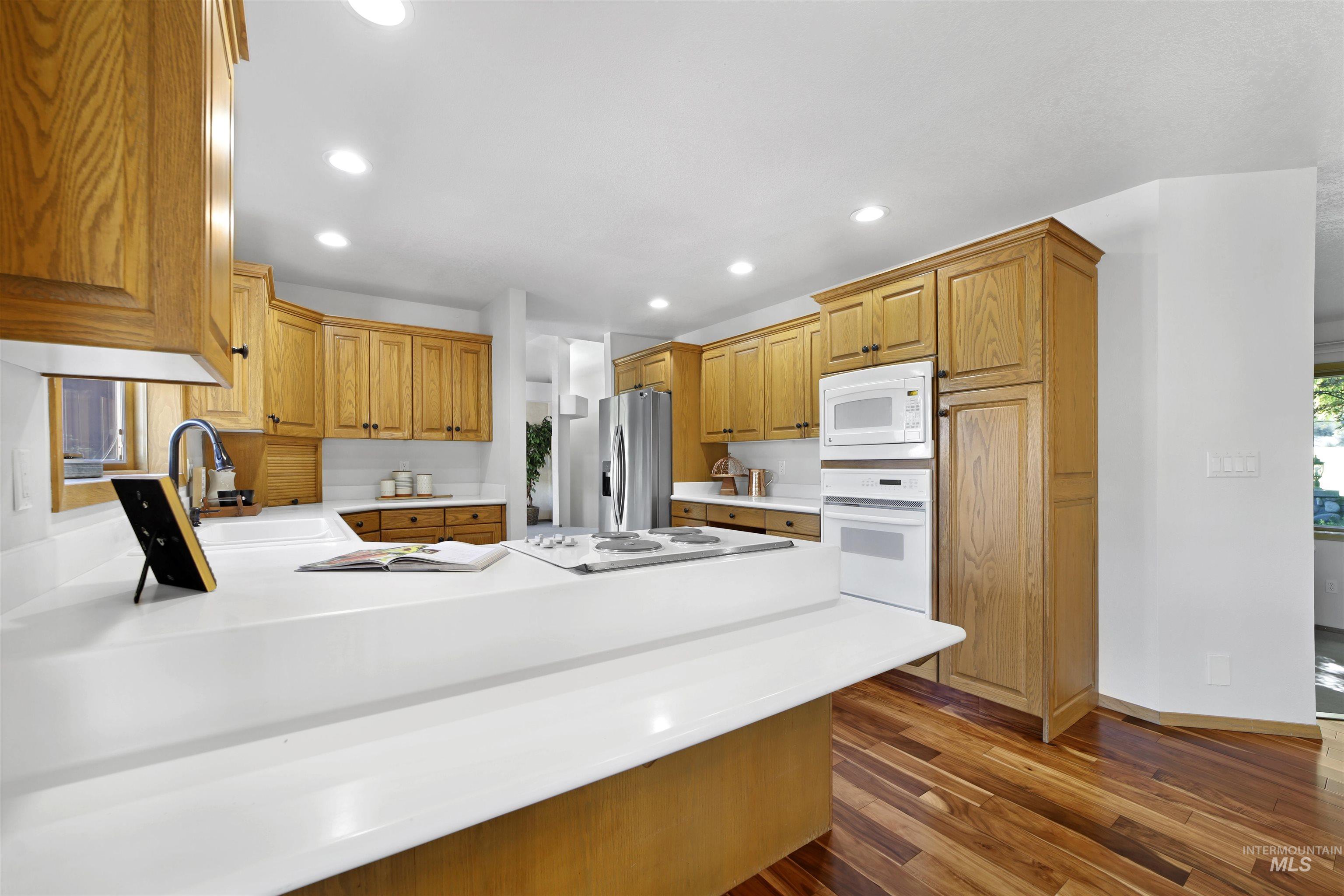 132 Country Club Ln Property Photo 21