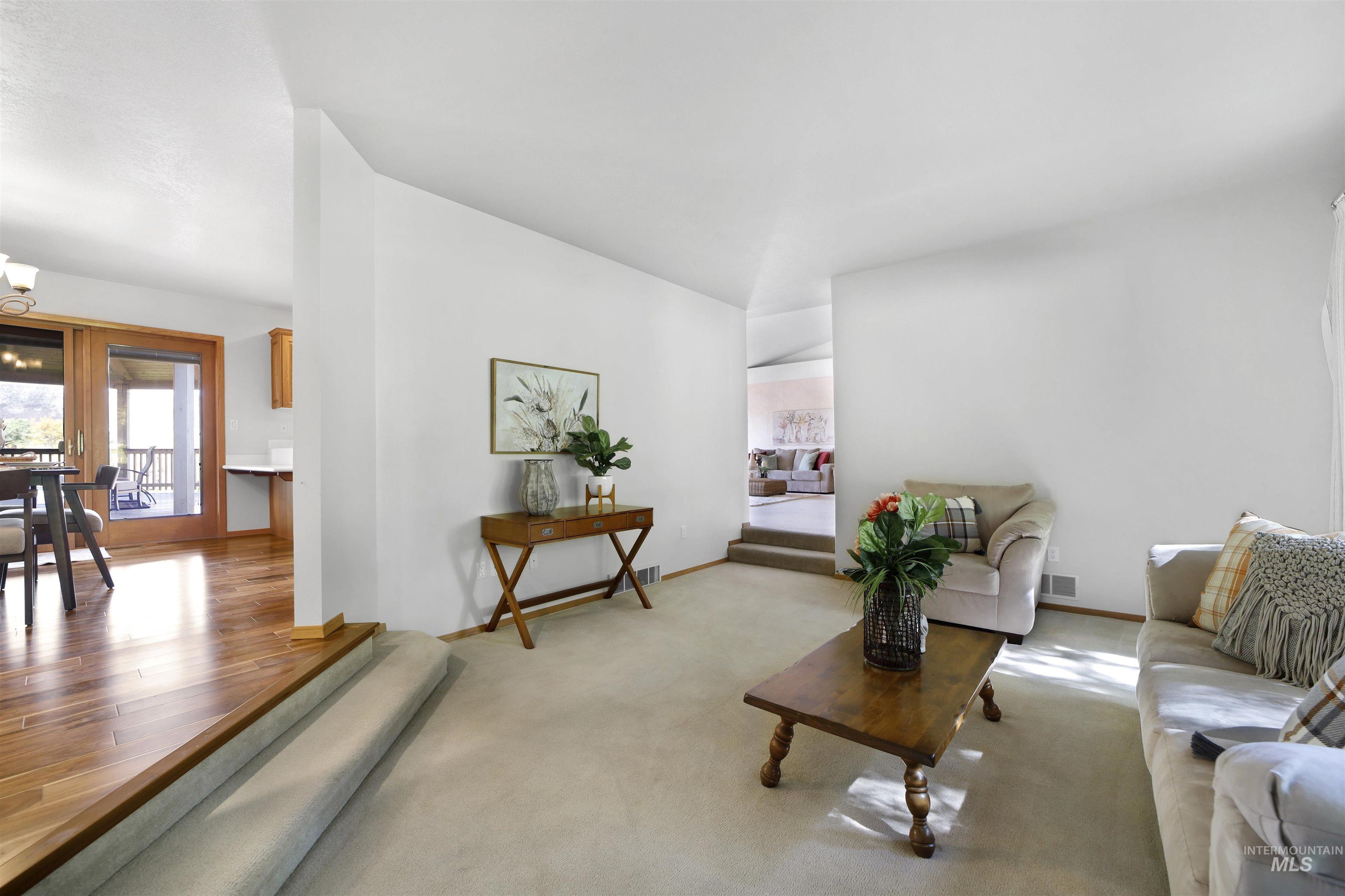 132 Country Club Ln Property Photo 25