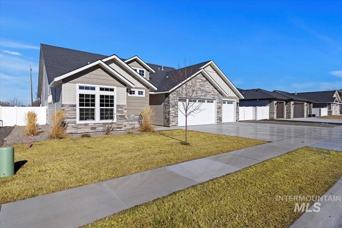 2895 Evening Sun Dr Property Photo 3