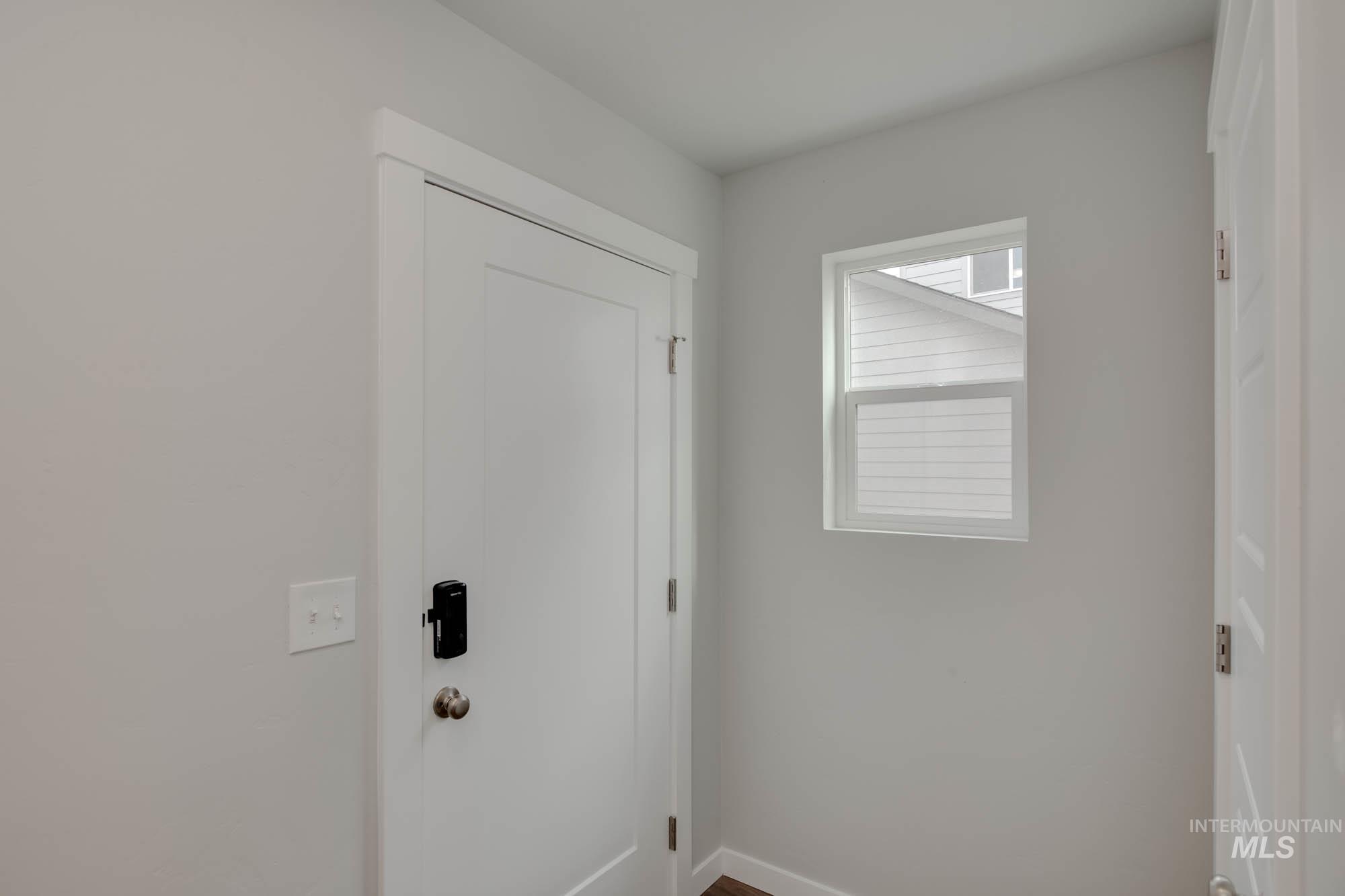 19407 James Ave Property Photo 2