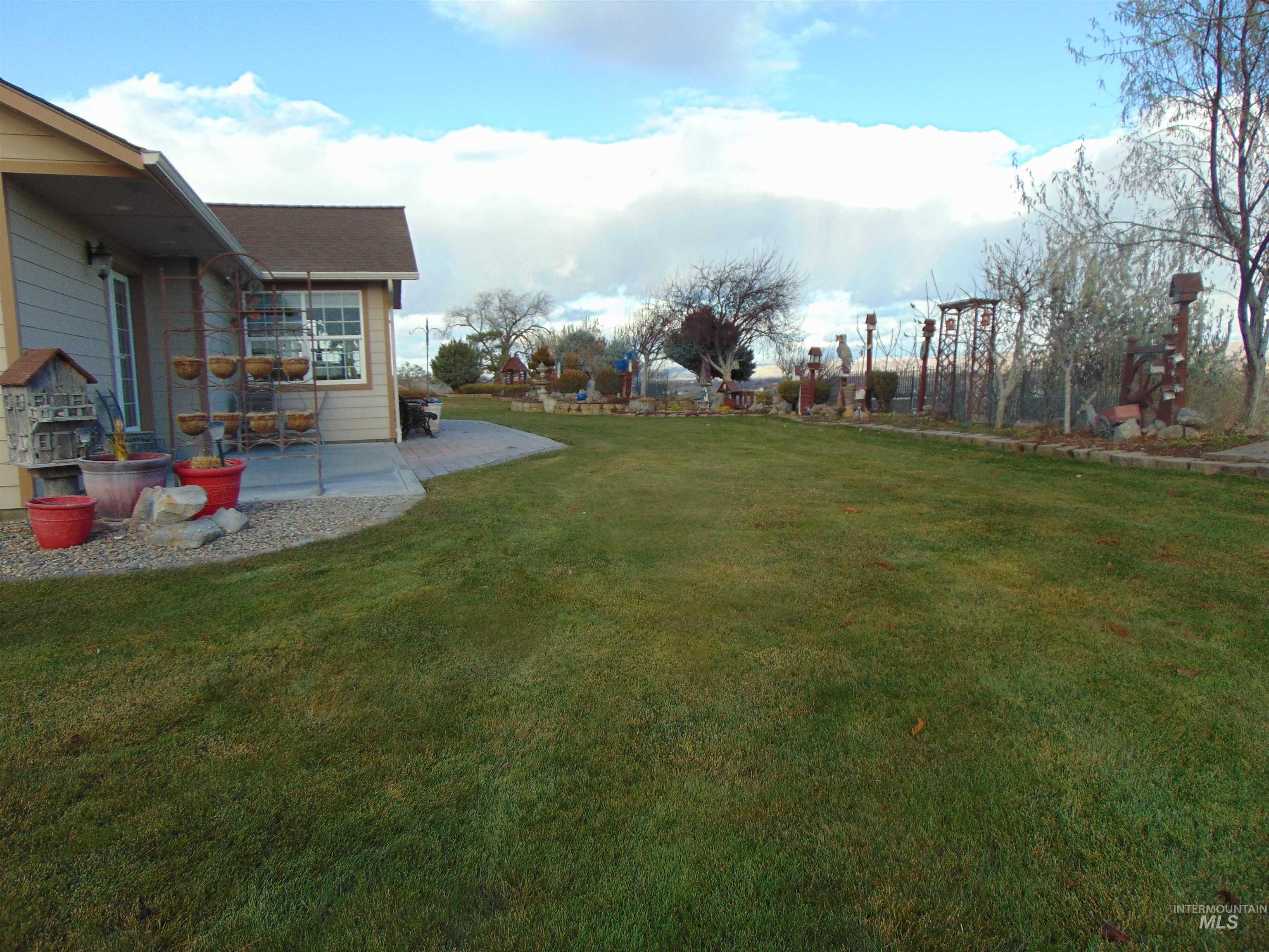 452 Thayer Dr. Property Photo 9