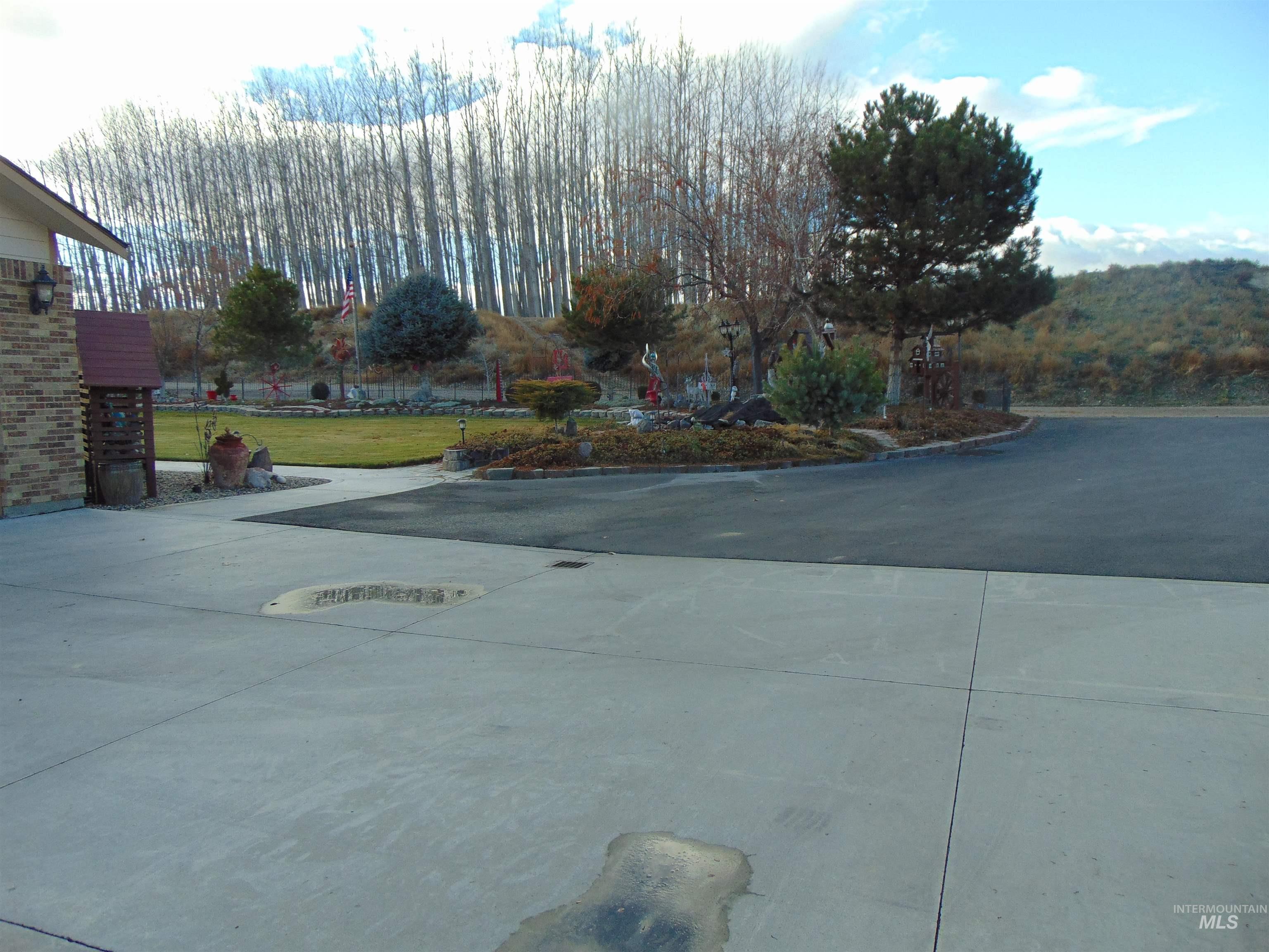 452 Thayer Dr. Property Photo 22