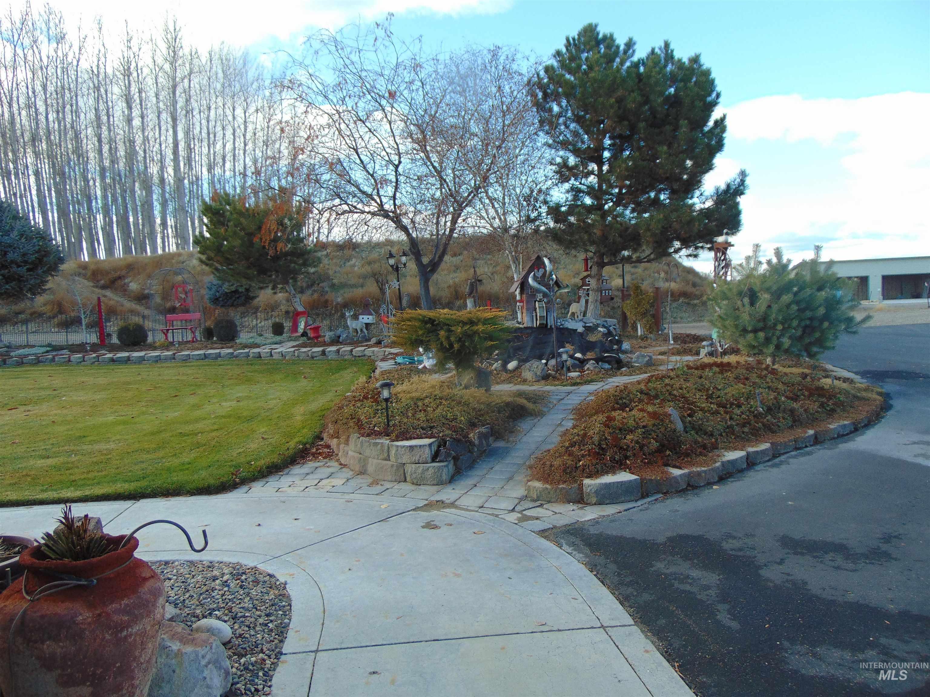 452 Thayer Dr. Property Photo 23