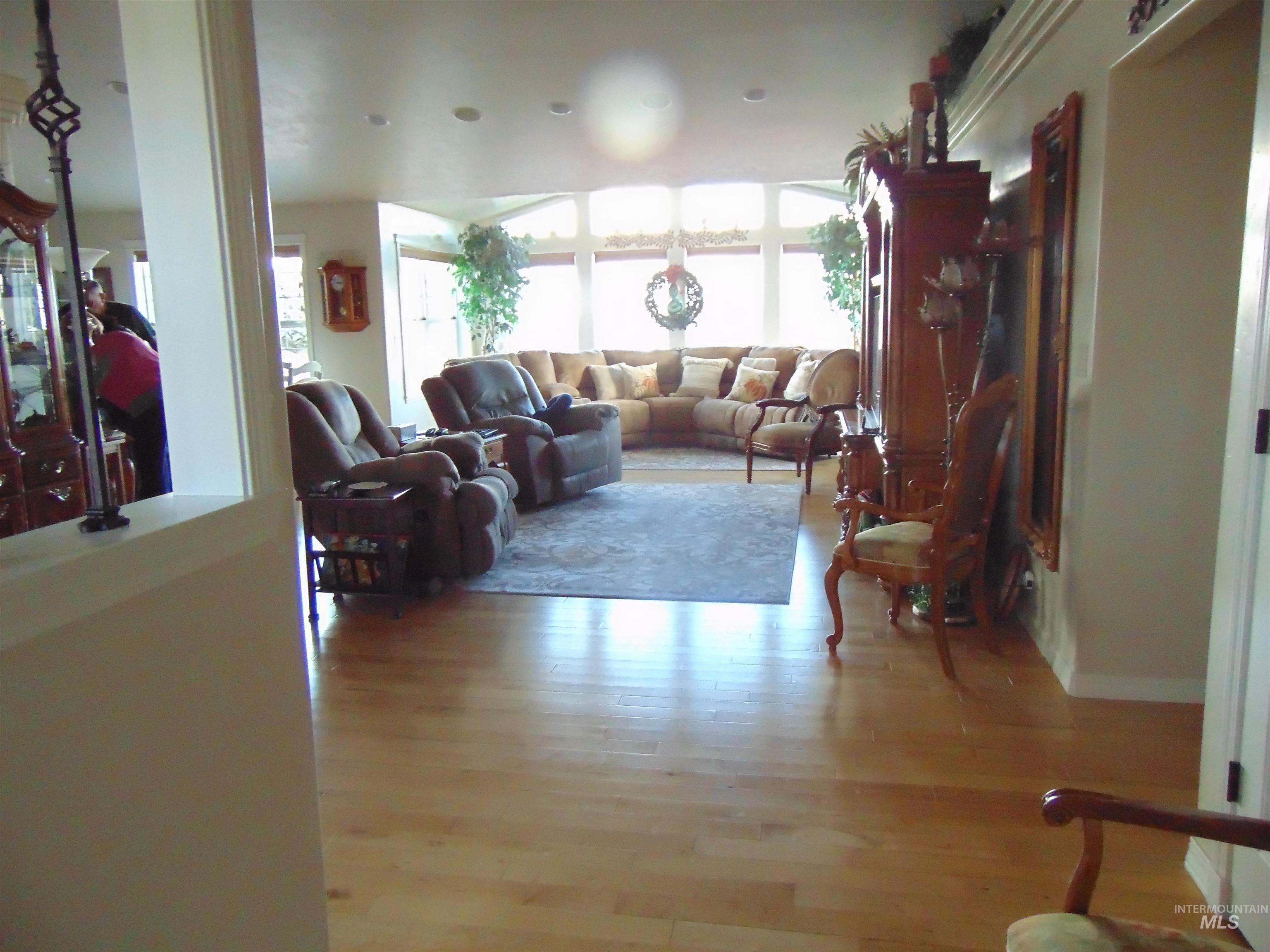 452 Thayer Dr. Property Photo 24