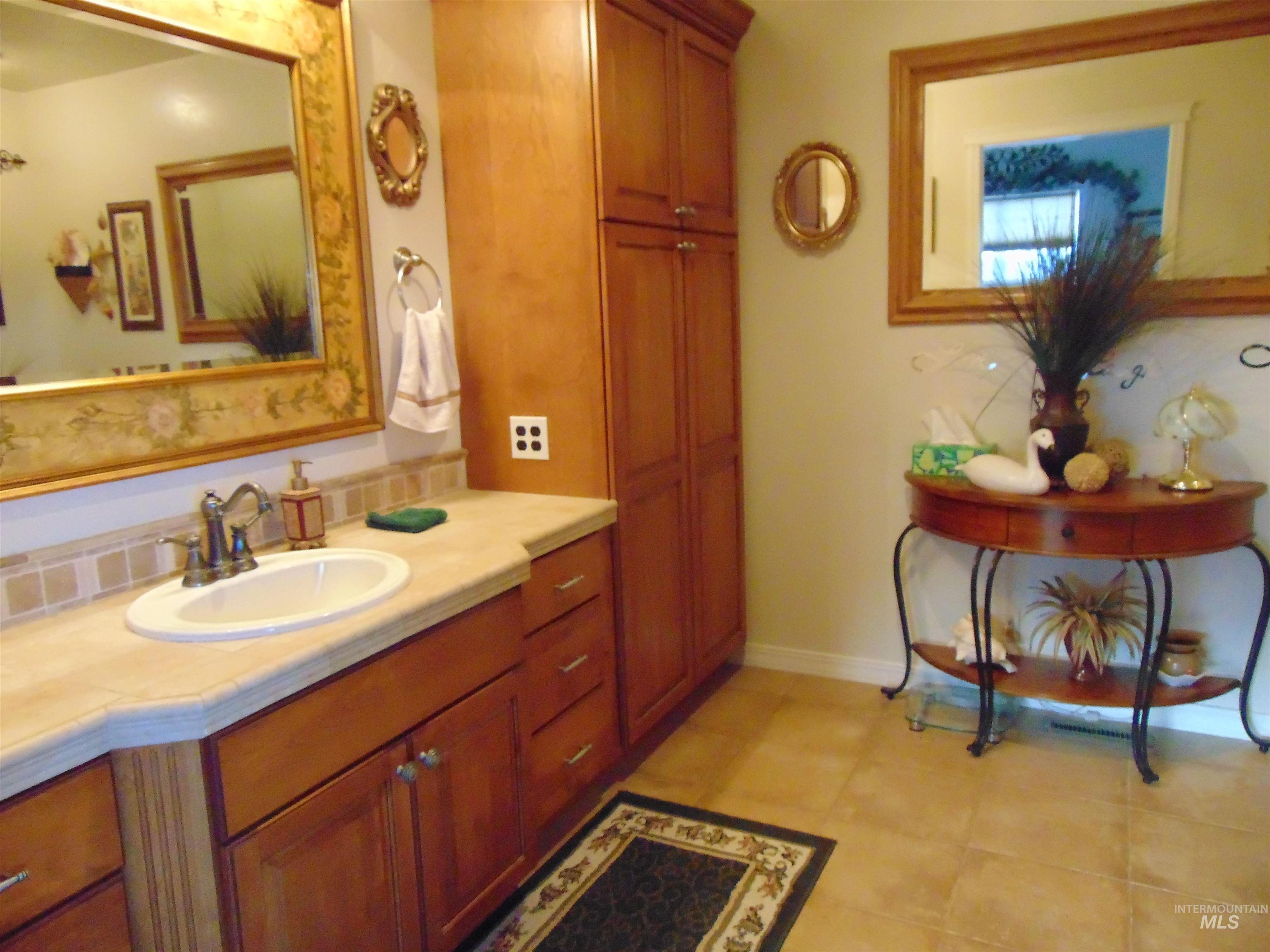 452 Thayer Dr. Property Photo 33