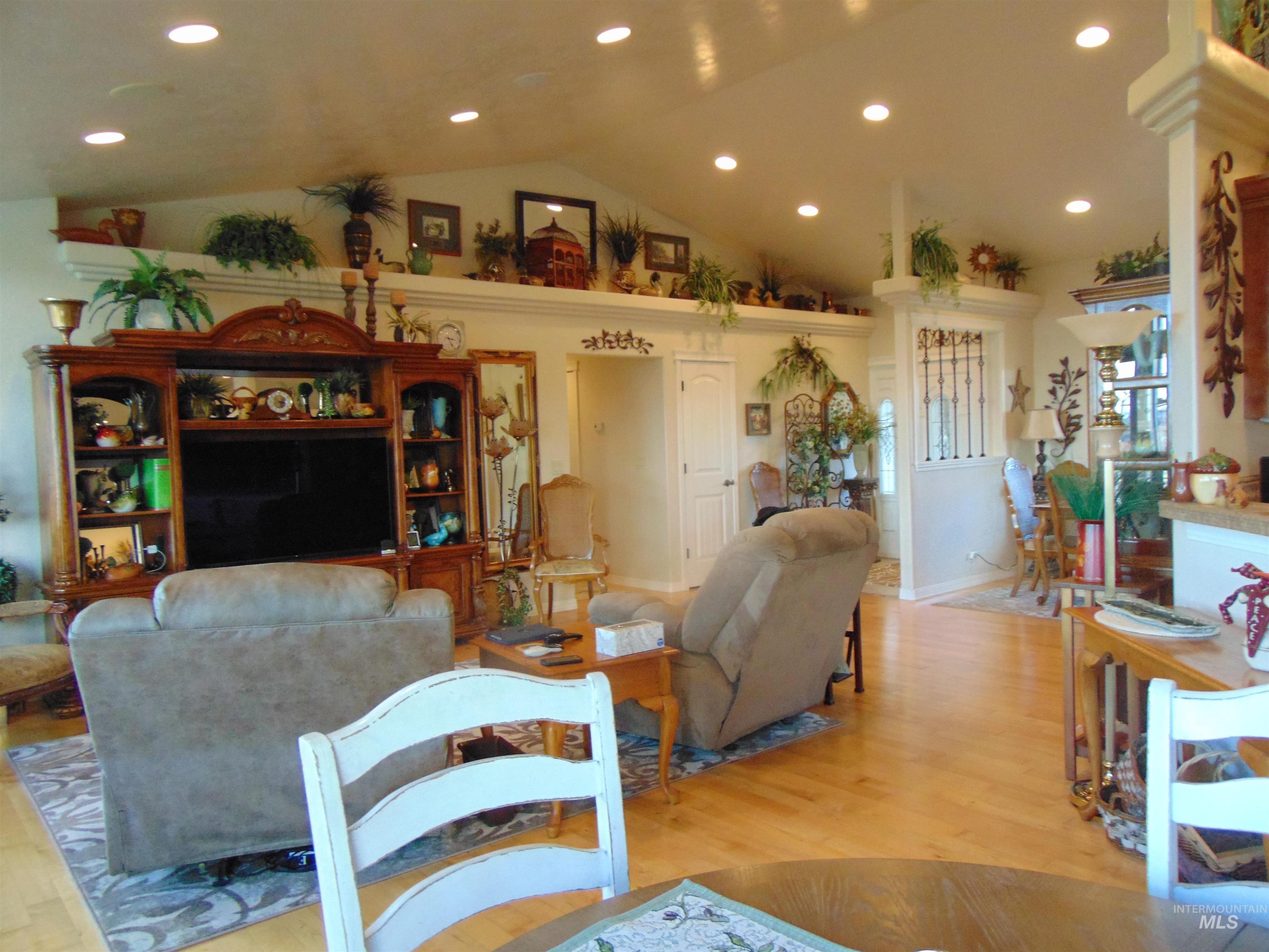 452 Thayer Dr. Property Photo 42