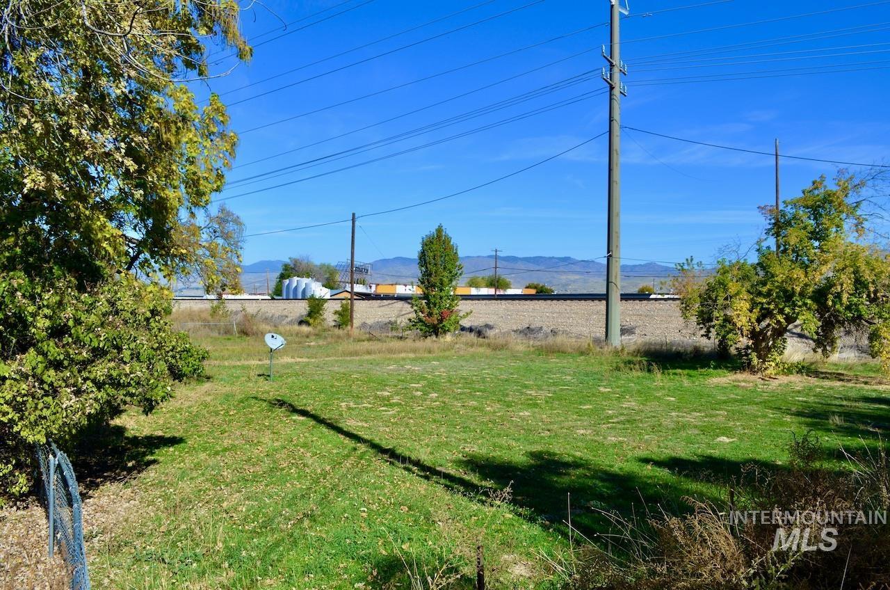 1500 W Victory Property Photo 8