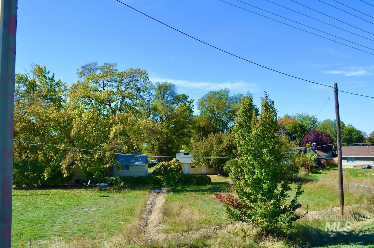1500 W Victory Property Photo 12