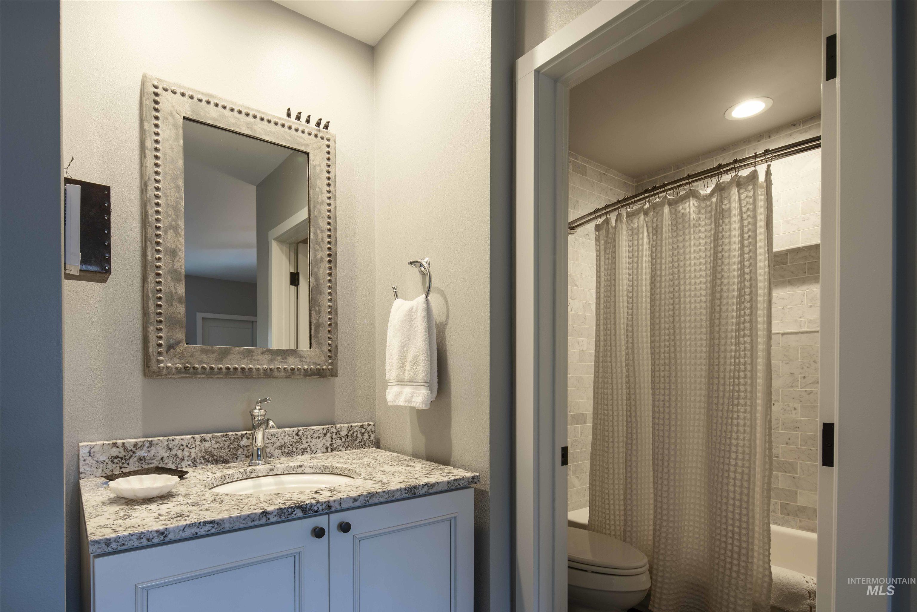 2226 Bonne Vie Condo Drive Property Photo 8