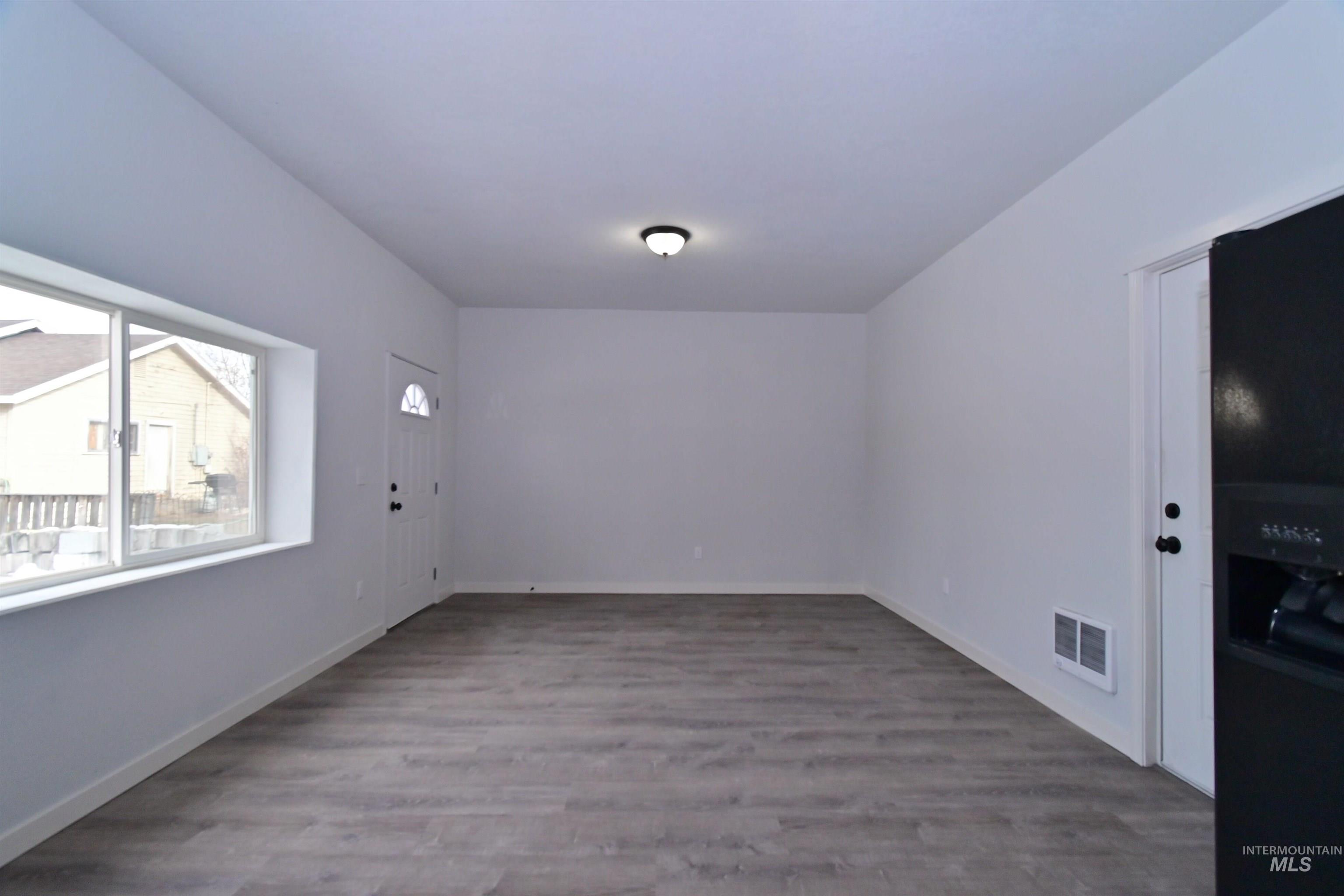 709 3rd Street Property Photo 2