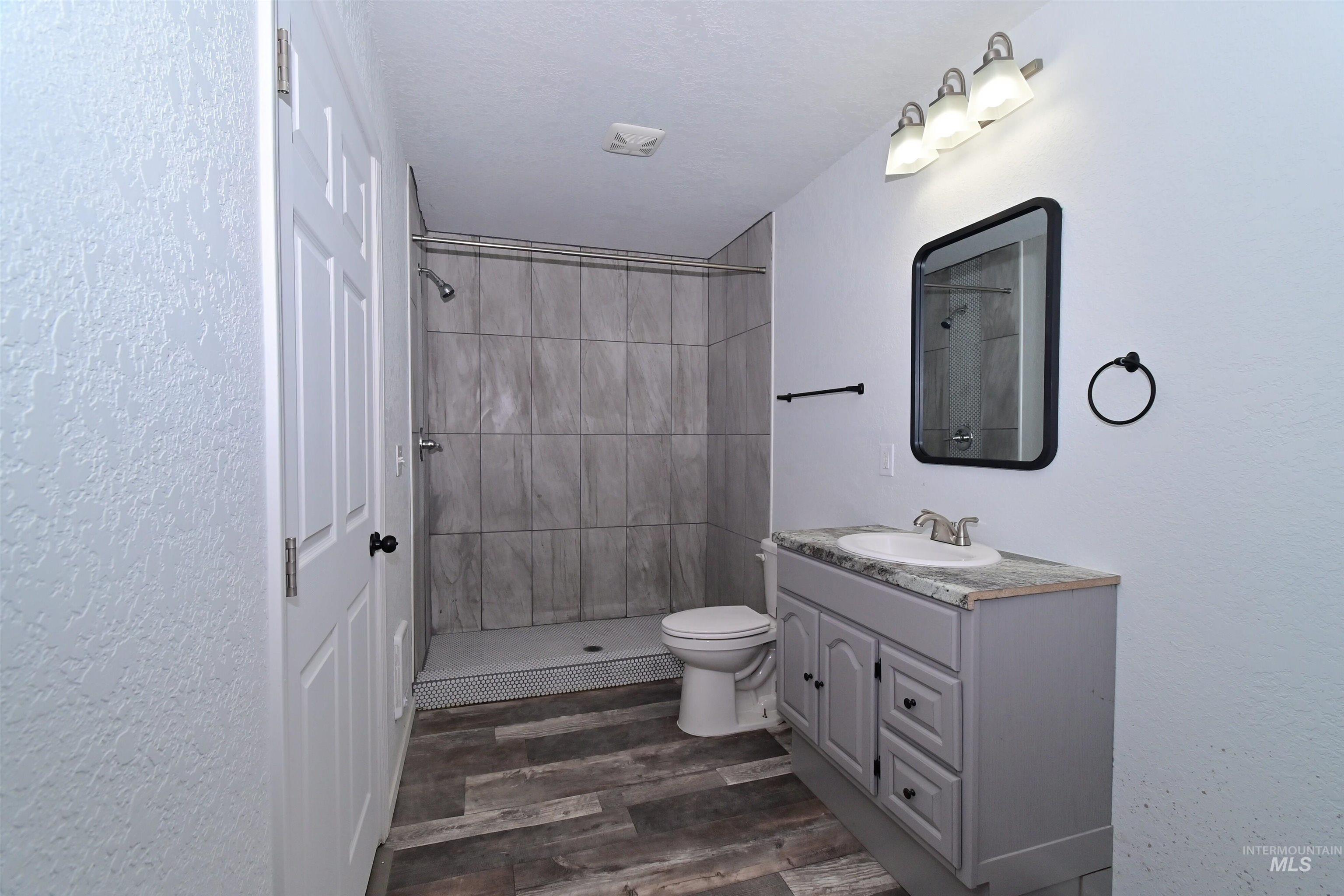 709 3rd Street Property Photo 5