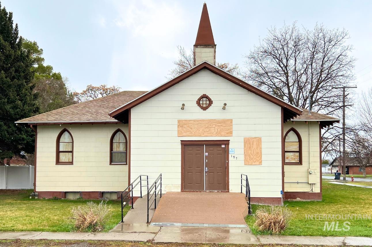 197 Second Avenue W