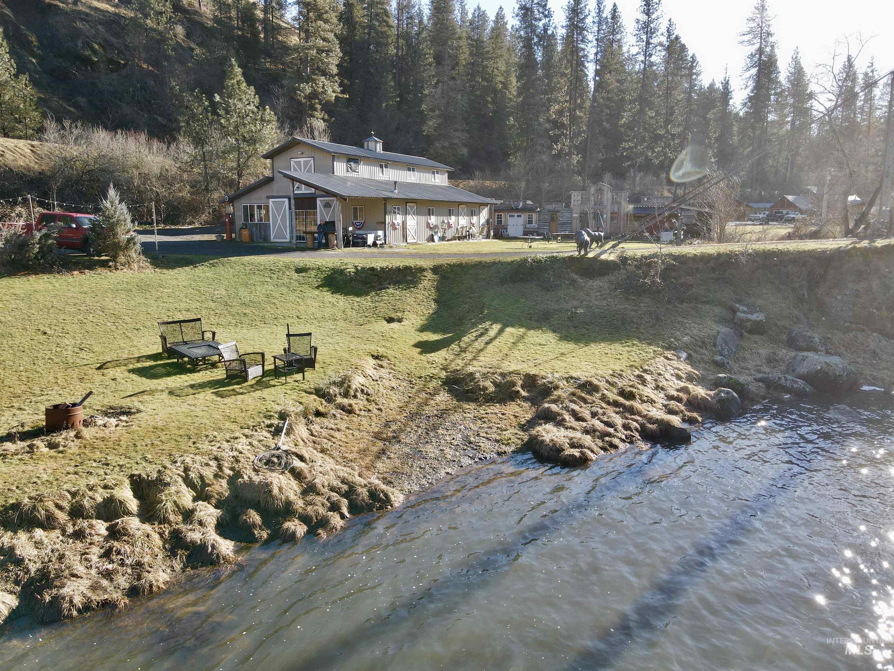 3341 Highway 13 Property Photo 1