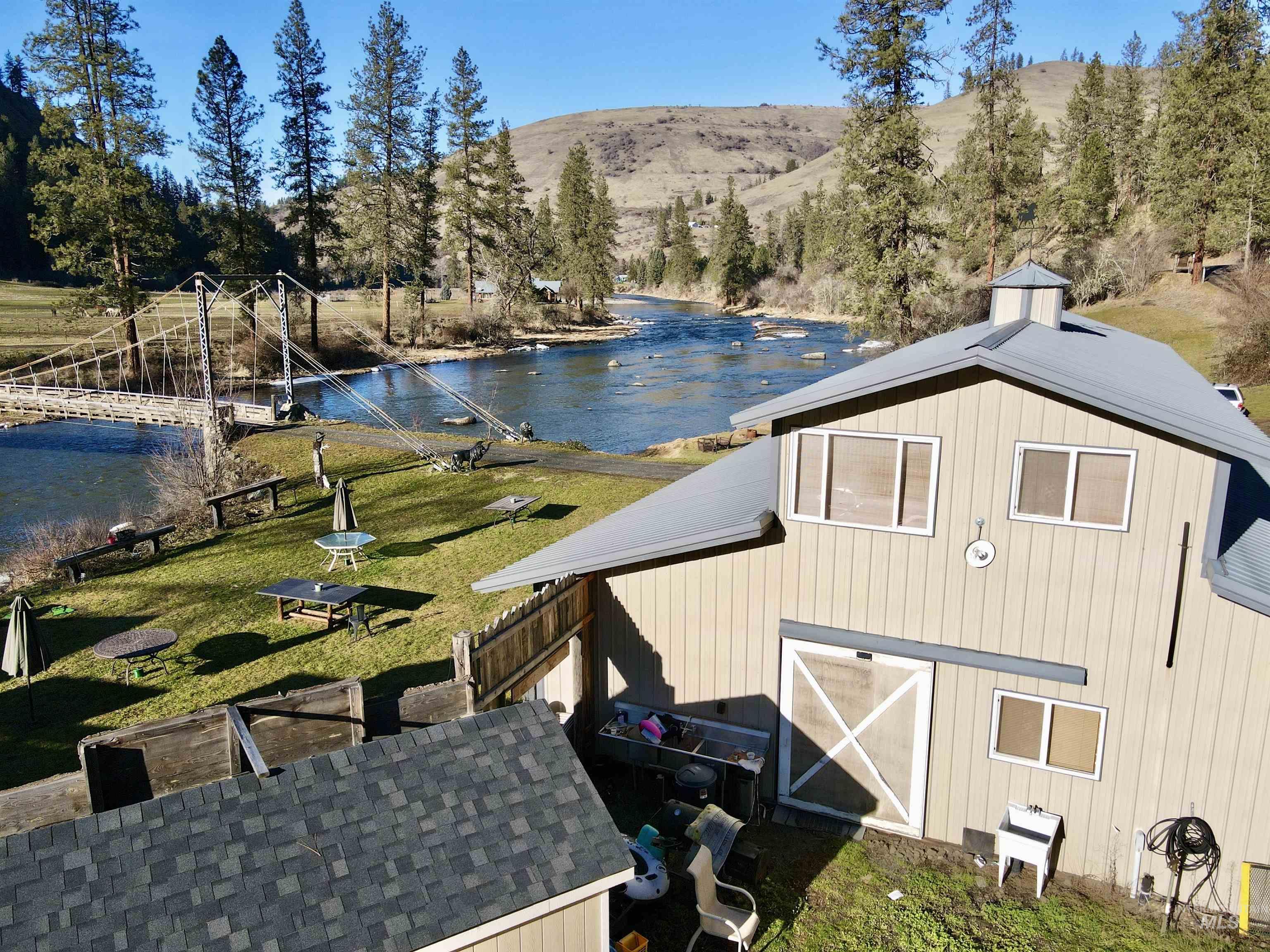 3341 Highway 13 Property Photo 2