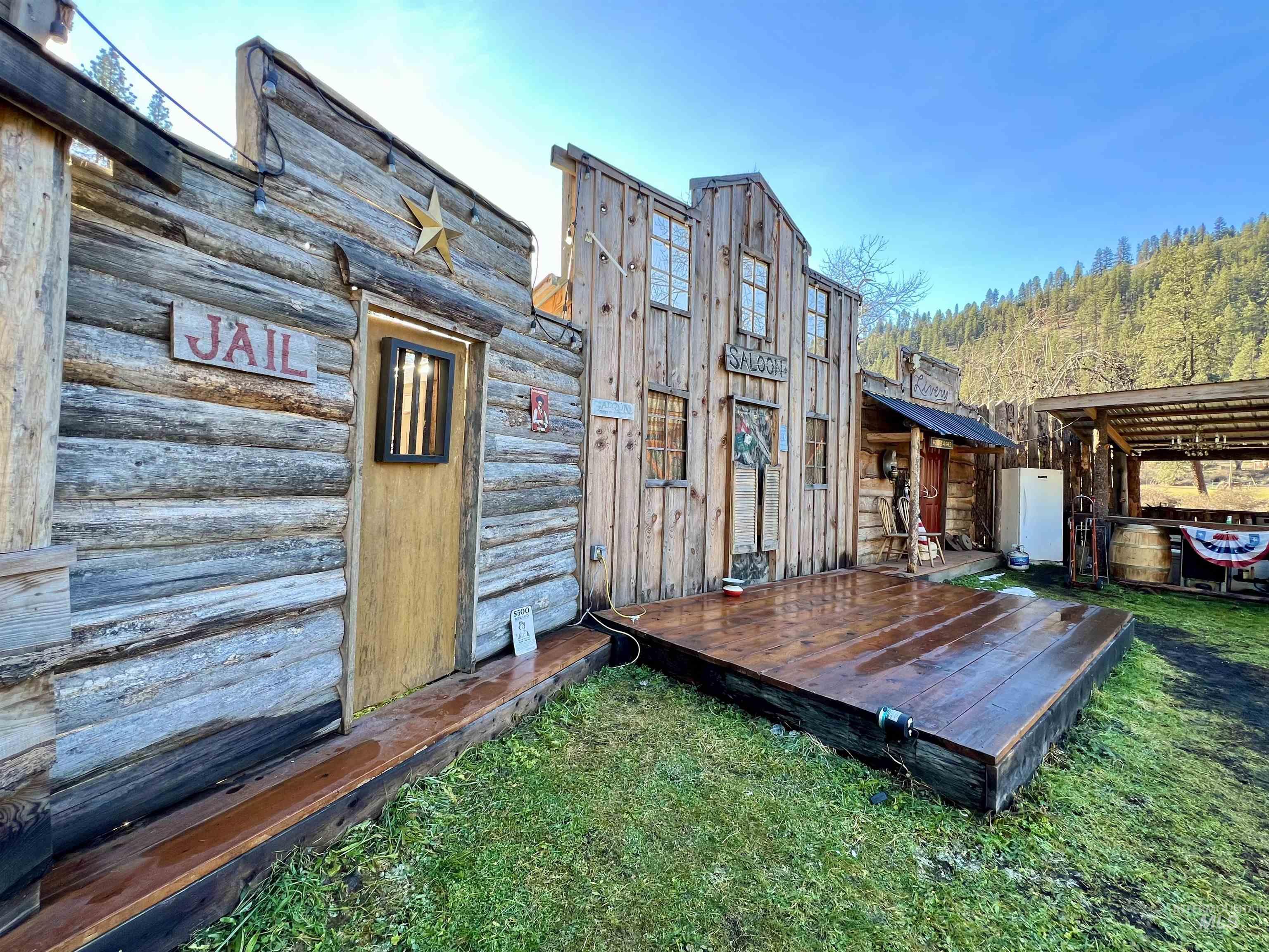 3341 Highway 13 Property Photo 5