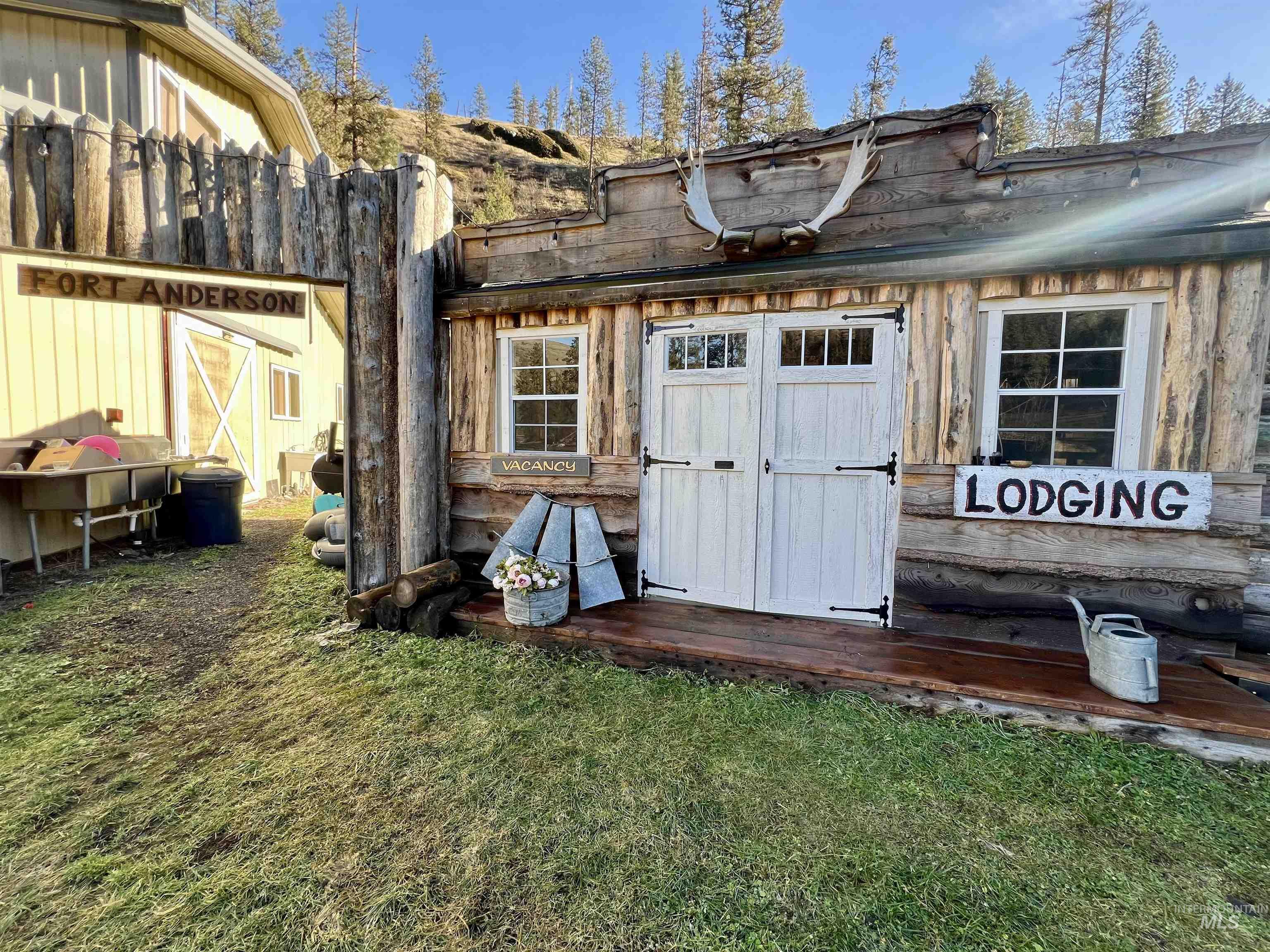 3341 Highway 13 Property Photo 6