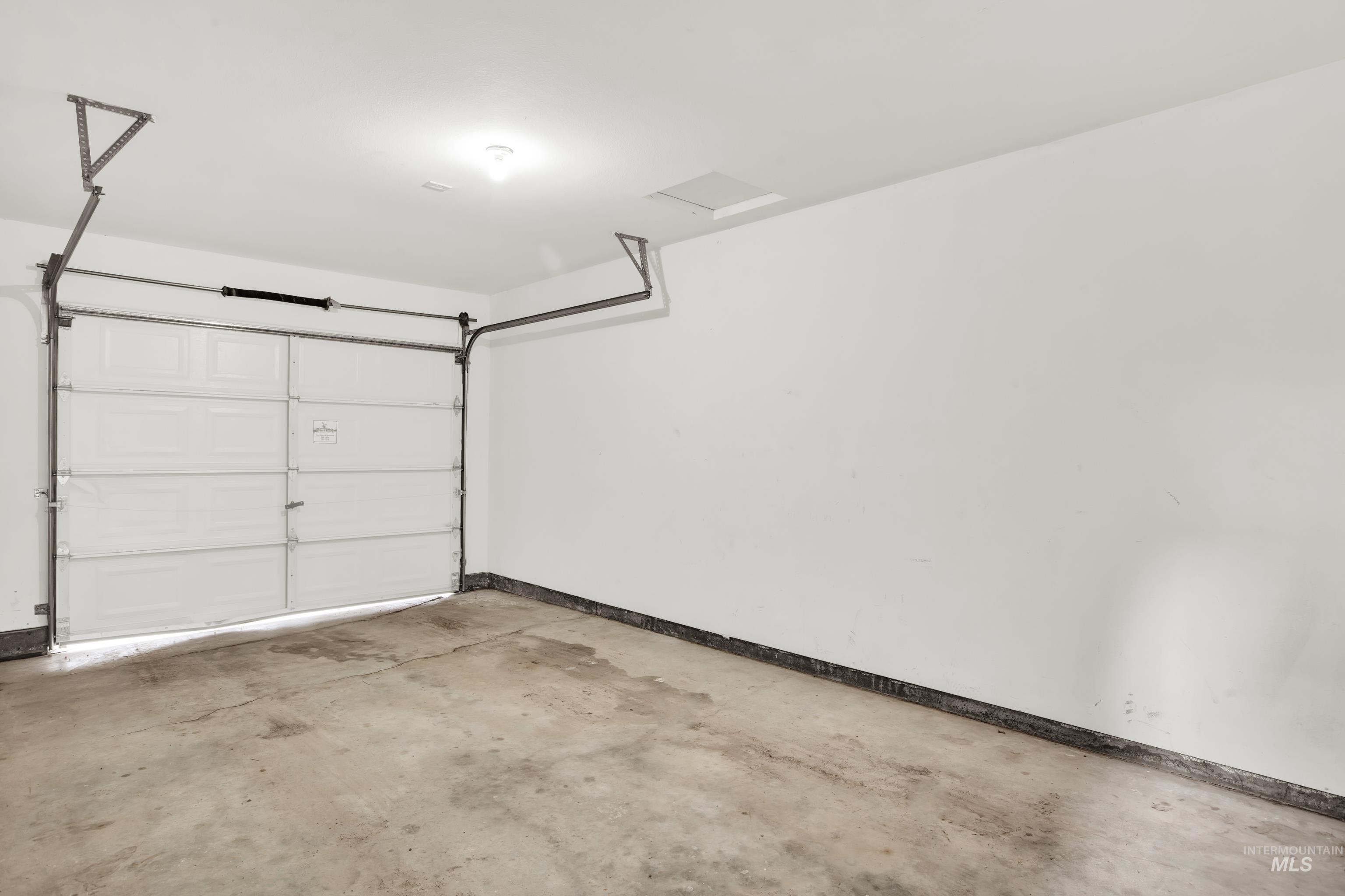 39 Sunrise Dr Property Photo 5