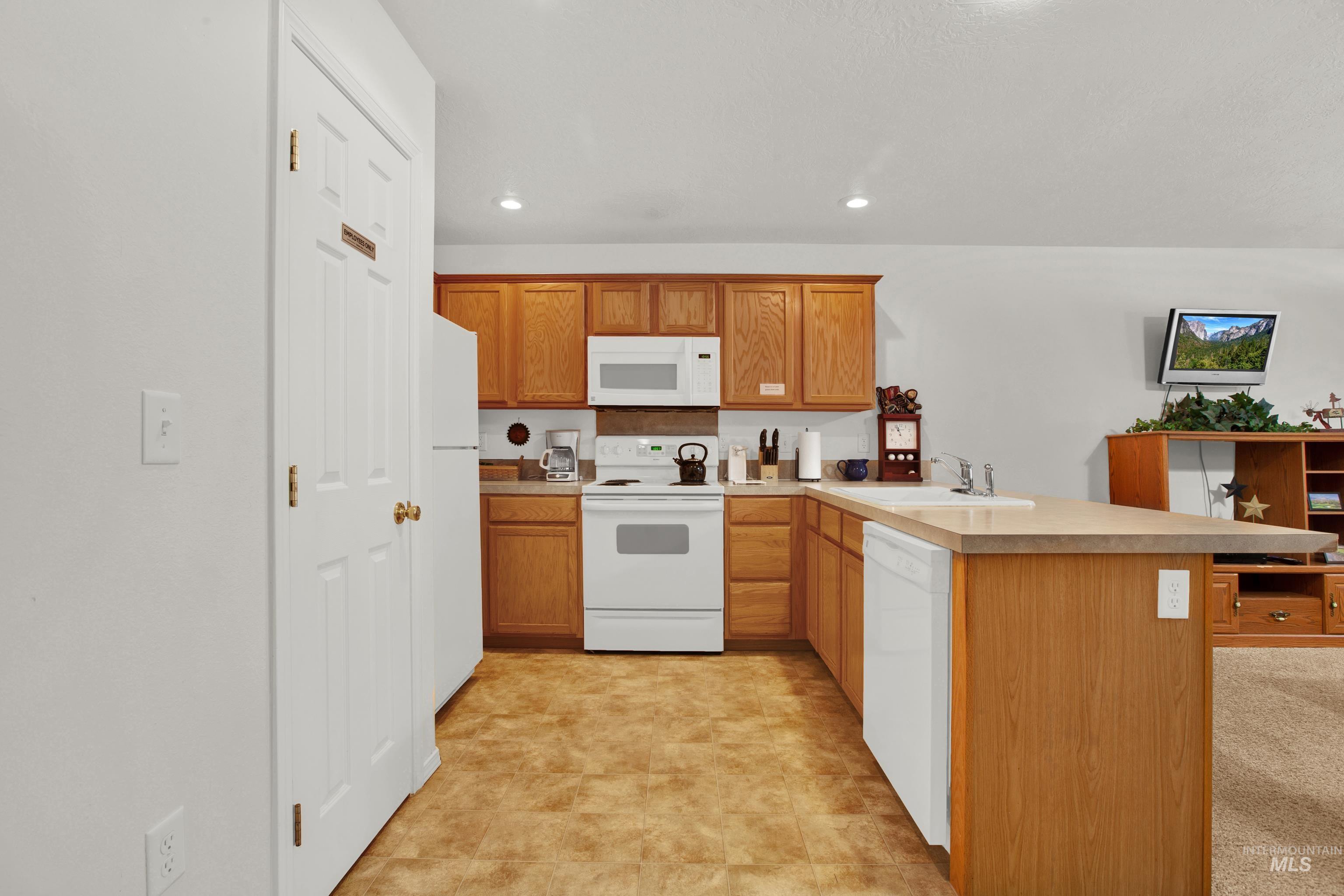 39 Sunrise Dr Property Photo 8