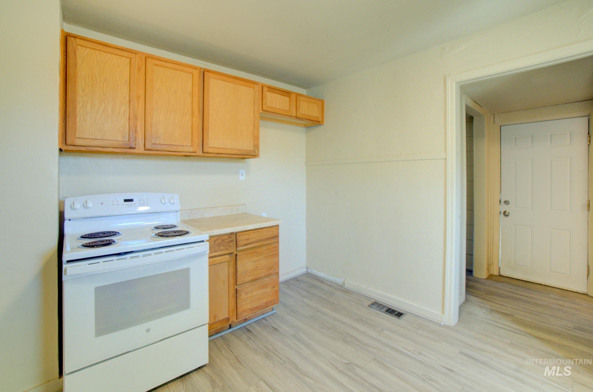 444 3rd Ave N Property Photo 11
