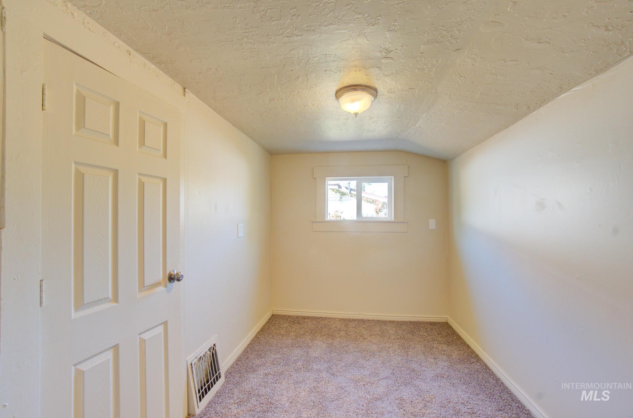 444 3rd Ave N Property Photo 12