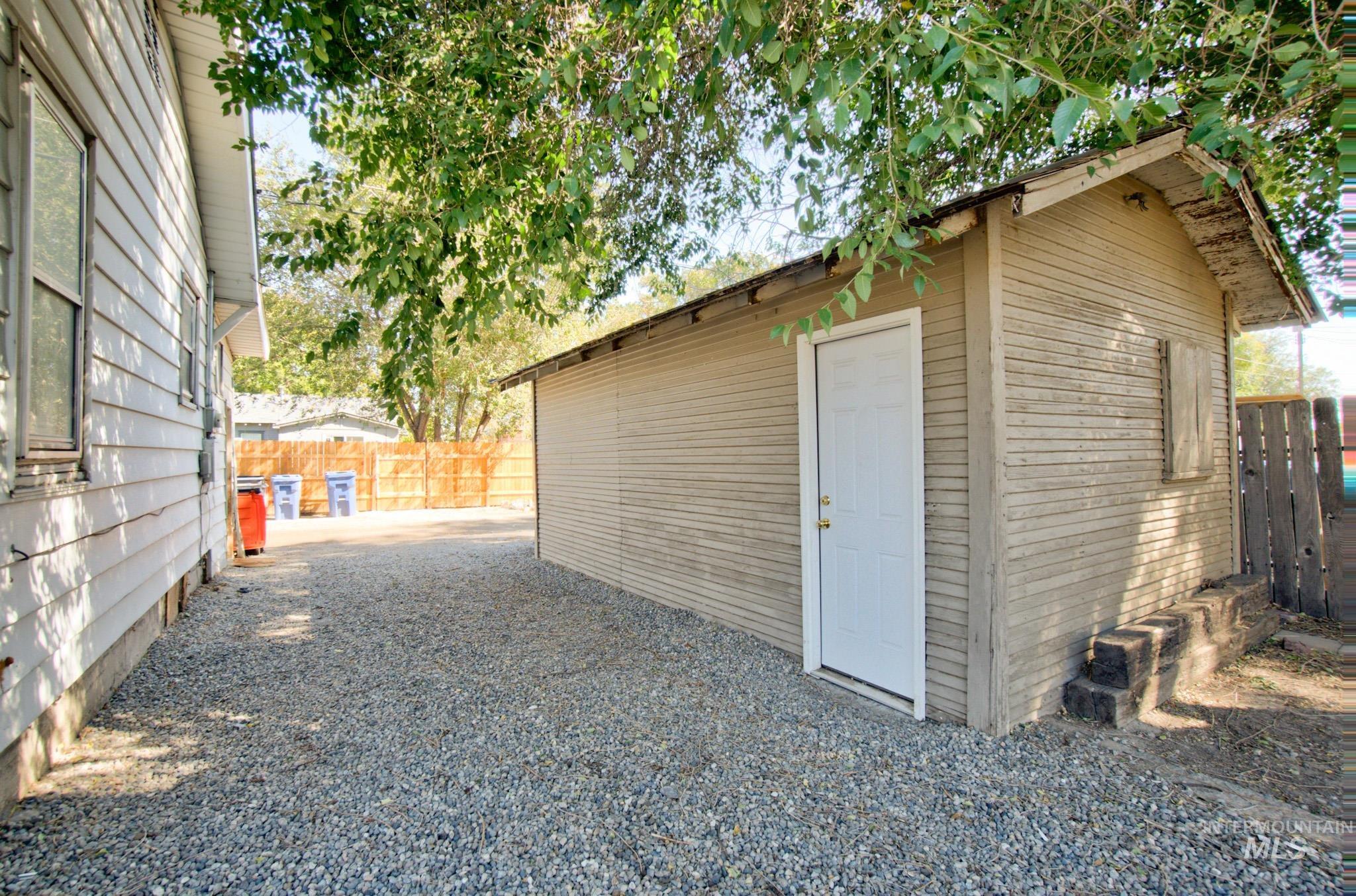 444 3rd Ave N Property Photo 19
