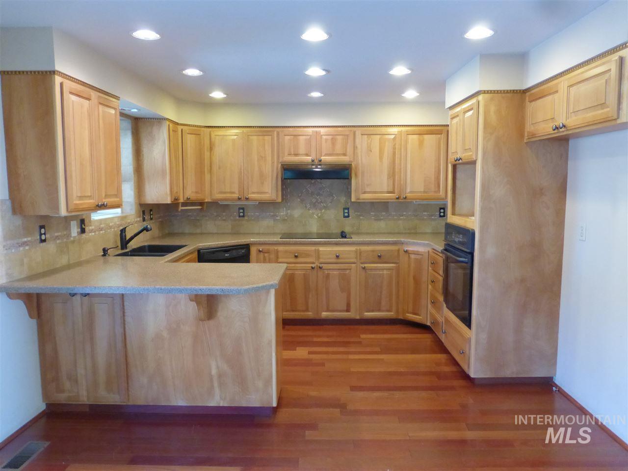 76 N Happy Valley Road Property Photo 3