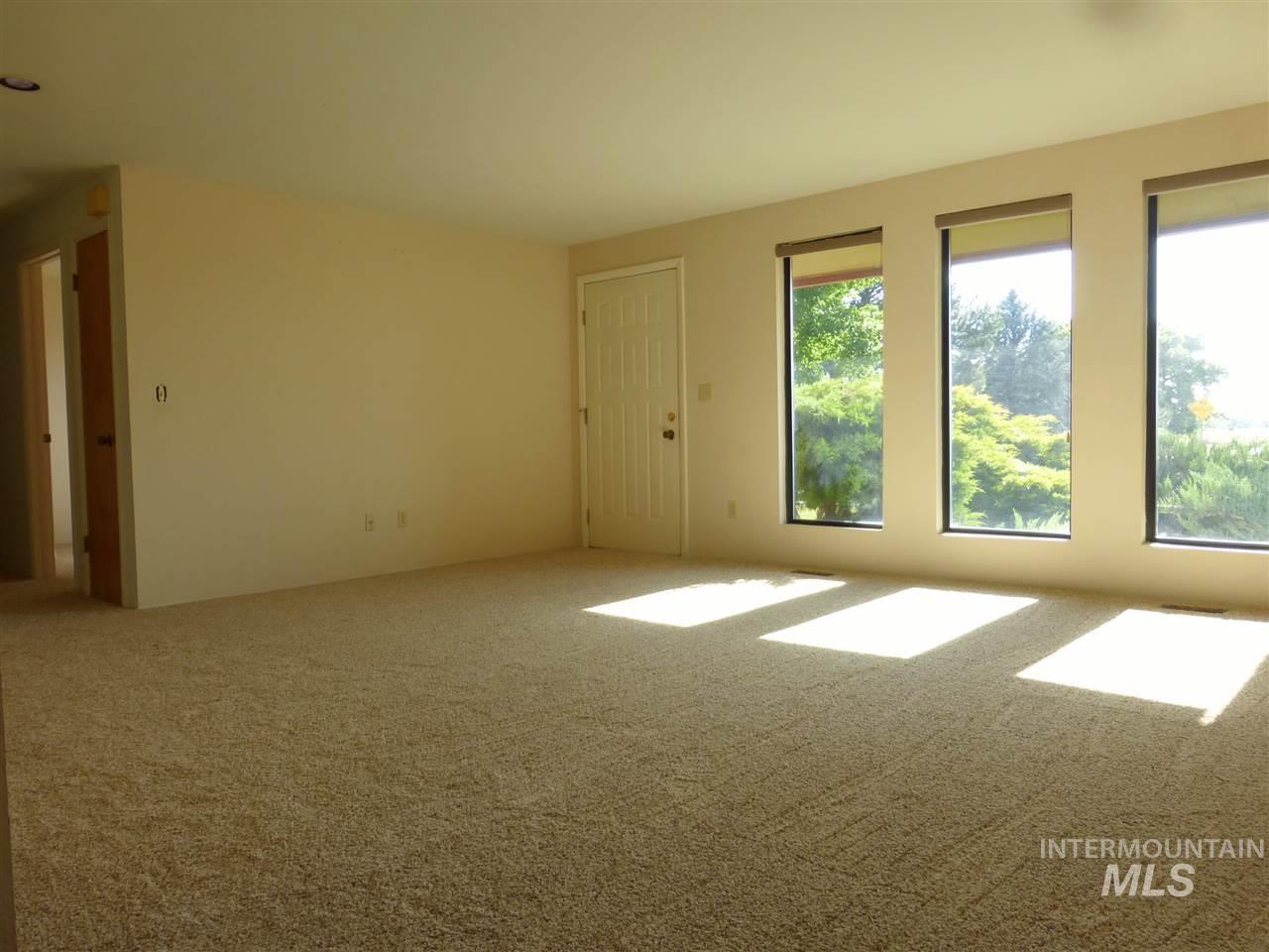 76 N Happy Valley Road Property Photo 10
